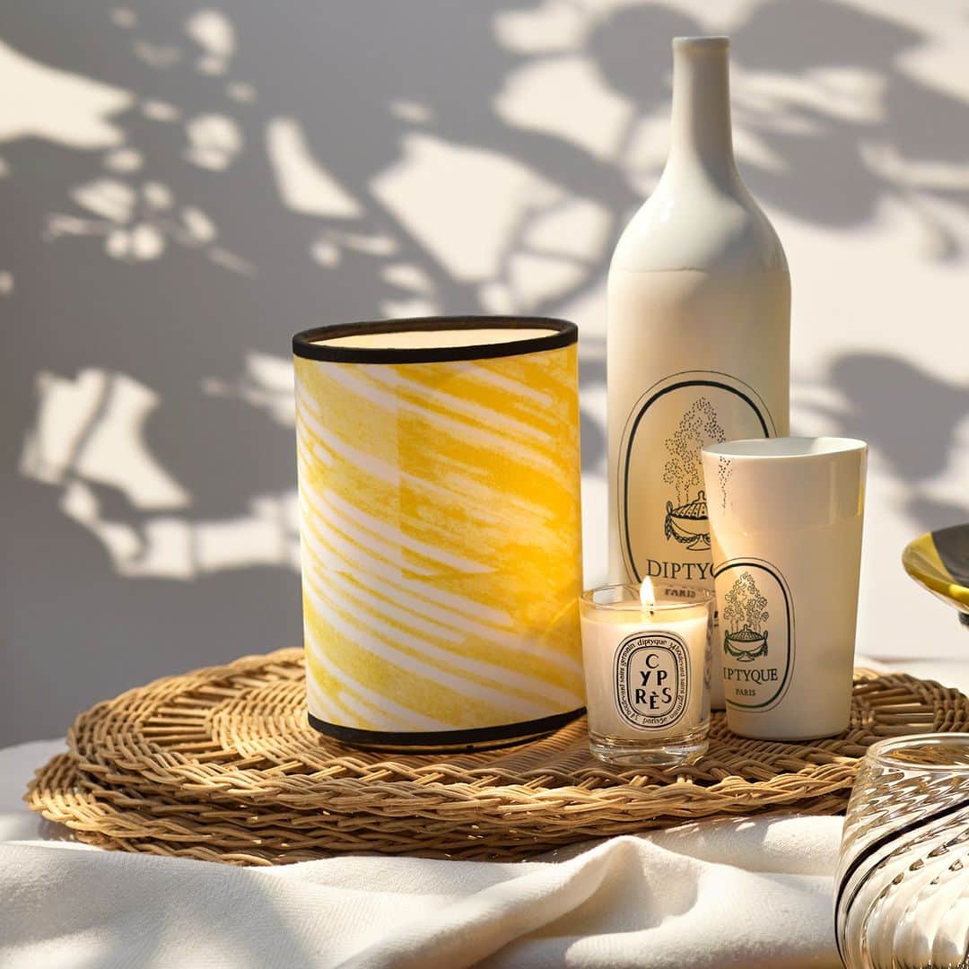 ディプティックのインスタグラム：「Slight shadows on light… …and light in the shadows. In limited edition for the summer, Diptyque's new collection of decorative objects evokes the luminous, sunny aspect of a candle: here, its reassuring radiance; there, optical illusions created by its flame in the dark. See the light, every way.  #diptyque #diptyqueparis #lightandshadow」