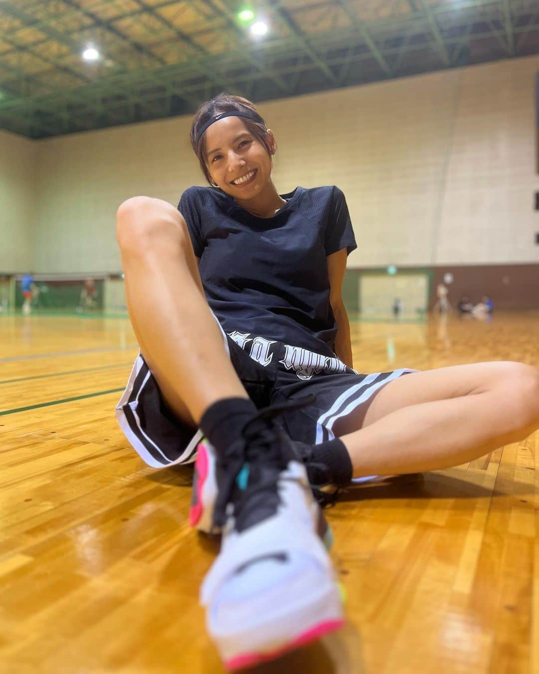 佐野千晃さんのインスタグラム写真 - (佐野千晃Instagram)「先日のバスケーーーーー⛹️‍♀️  やっぱり元バスケット部の人は上手い上手い🏀  ゴール下のゴールはもう安定感がすごいし  なんでそんなにドリブルしてんのに速いの？！ってなるし  スリーポイントそんなに入る？三井？ってなるし  すげーーーーってなる事たくさん🙄  元陸上部だからみんながバテてる時に走るしかない！笑  #run #running #marathon #フルマラソン #マラソン #マラソン女子 #人生自由自在 #走る女子 #バスケ #バスケ女子 #バスケット #楽しい」5月22日 19時04分 - sanochiaki810