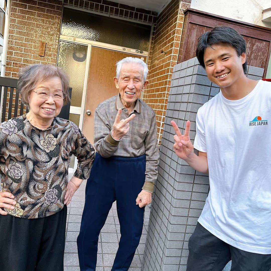 渕上万莉 さんのインスタグラム写真 - (渕上万莉 Instagram)「週末の店頭イベント フィッシングイチバン池田店さま✨  遊びに来てくれた皆様、スタッフの皆様、本当にありがとうございました😆🌴  みんな良い感じに焼けてきたねぇ☀️ 夏が来たって感じで終始汗だくでした🐖💦  ここは私が産まれた街。 おばあちゃんち🏠から歩いて行けるお店なので帰りに顔見てきたよ☺️✨  元気そうです良かった❤️ また美味しいお魚釣って送るよー🎣🚚☀️  #イチバン池田  #店頭イベント #risejapan #fuchibite  #フッチー #渕上万莉」5月22日 19時15分 - mari_fuchigami