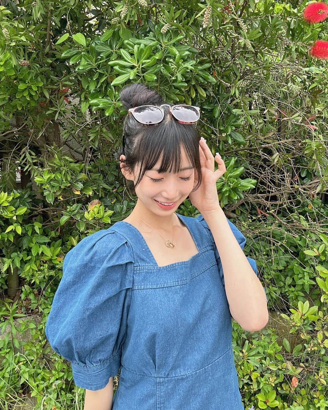 百田汐里さんのインスタグラム写真 - (百田汐里Instagram)「デニムワンピちょー可愛いでしょ＾＾︎💞 ． ．  #ミニワンピ  #デニムコーデ  #デニムワンピース  #夏  #今日好き  #今日好きになりました  #フーコック島編」5月22日 19時24分 - shi._.o19