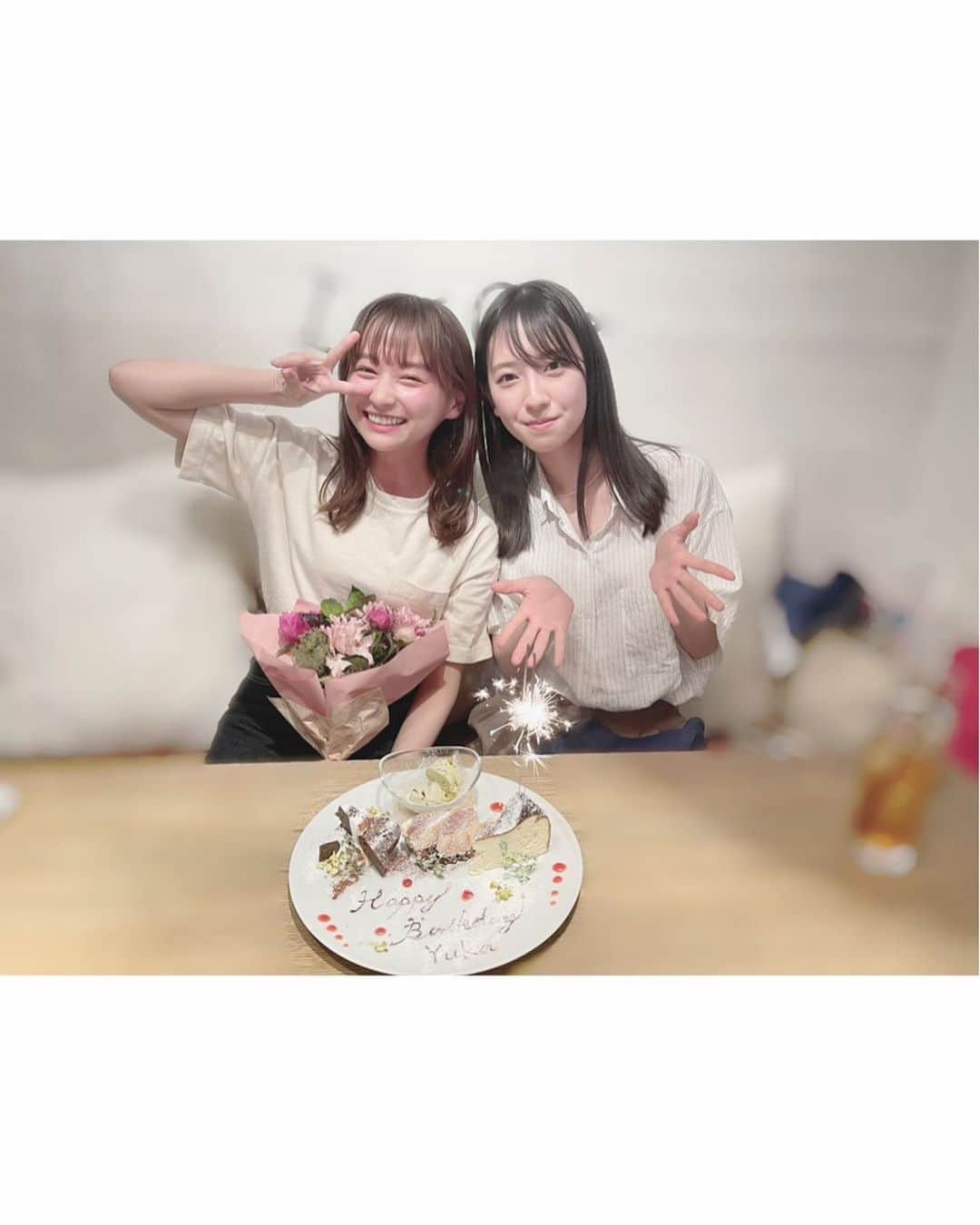 影山優佳さんのインスタグラム写真 - (影山優佳Instagram)「大好きな美玖とおデート🥗  ずっとずっと予定合わせて伸び伸びになってを繰り返して、やっと行けたんです☺︎  お誕生日を完璧で無敵な感じでお祝いしてくれてとっても嬉しかった！ いつもありがとう♡  素敵なプレゼントをもらったり 写真をいっぱい撮ってもらったりしたので、 また写真載せたいと思います♡  #金村美玖 #みくふぉと #影山優佳 #好き #かげみく #お寿司 #ではなかった #日向坂46 #kagegram」5月22日 19時21分 - kageyamayuka_official