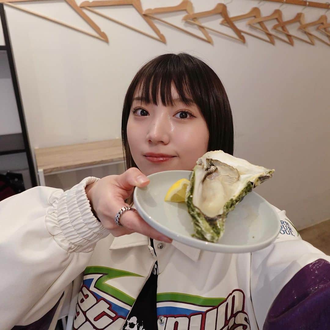 太田夢莉のインスタグラム：「牡蠣たべたい。 生牡蠣派でしたが、「牡蠣とお酒 m tachi.」さんにて蒸し牡蠣の美味しさにも気付いてしまった。 #牡蠣 #仙台 #mtachi #🦪」