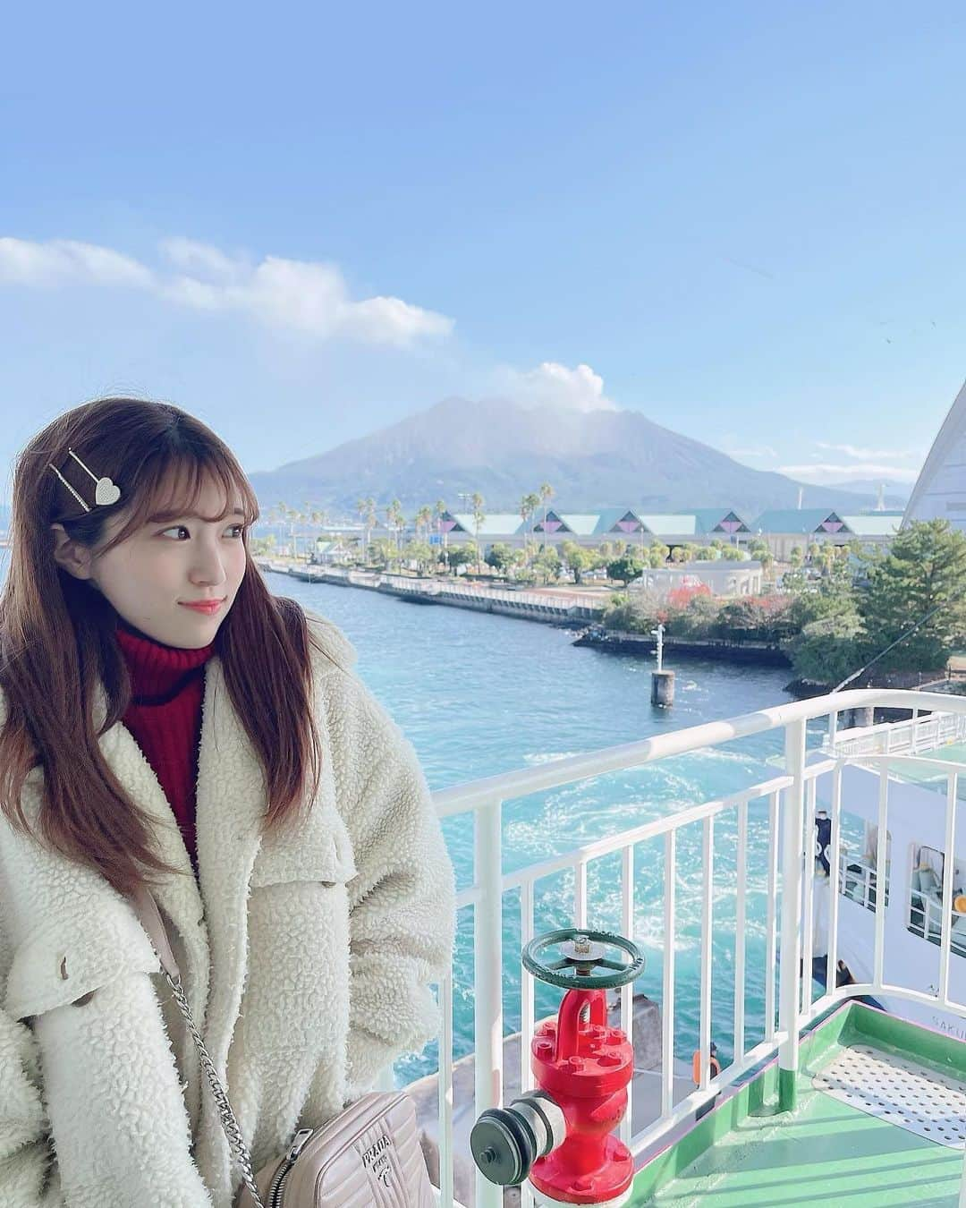 坂本 愛玲菜さんのインスタグラム写真 - (坂本 愛玲菜Instagram)「いつかの鹿児島🏔️with my family👪  #桜島 #鹿児島 #家族旅行」5月22日 19時29分 - erena_hkt48