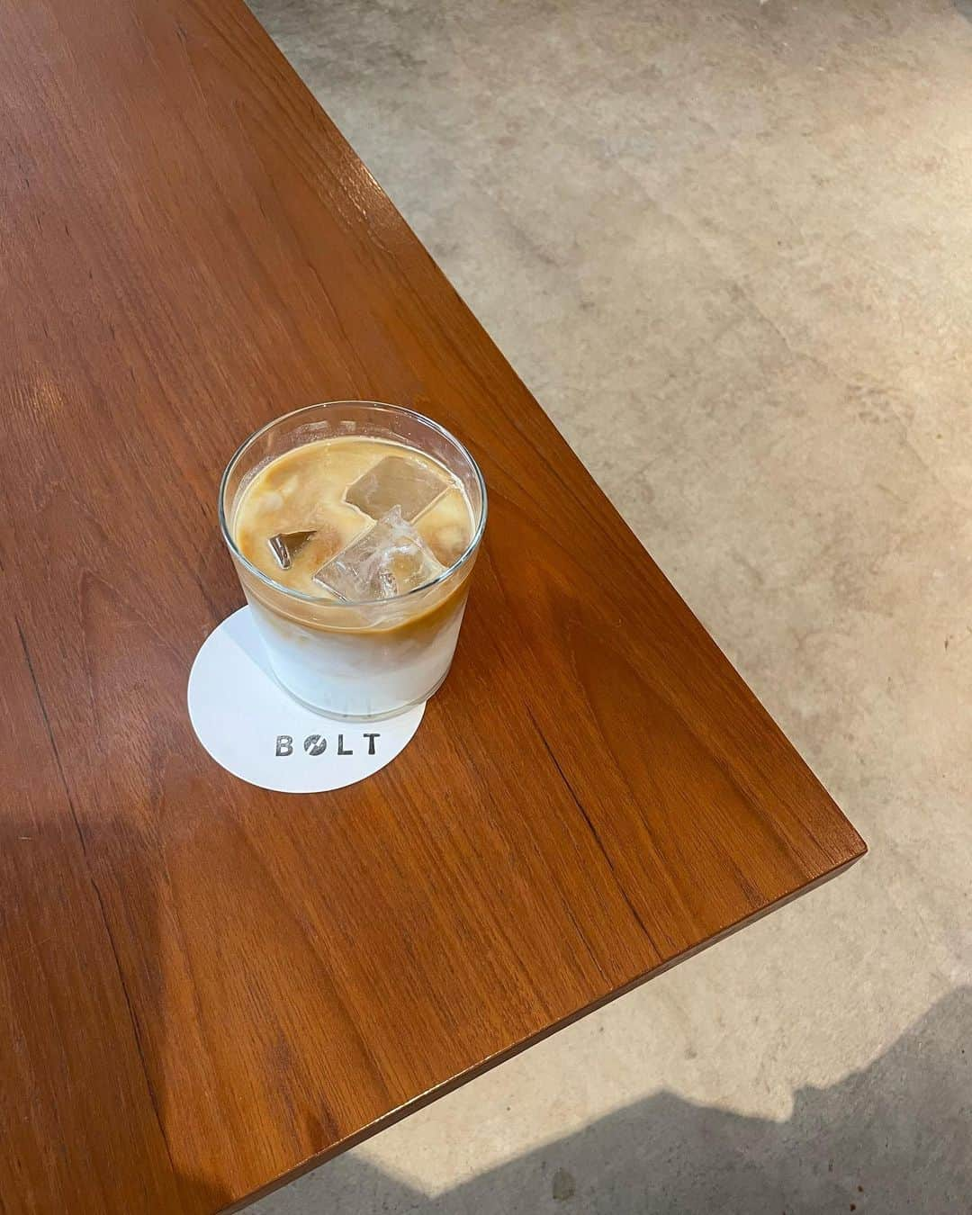 藤沢麻衣のインスタグラム：「⠀ ☕️❔ #BOLT」