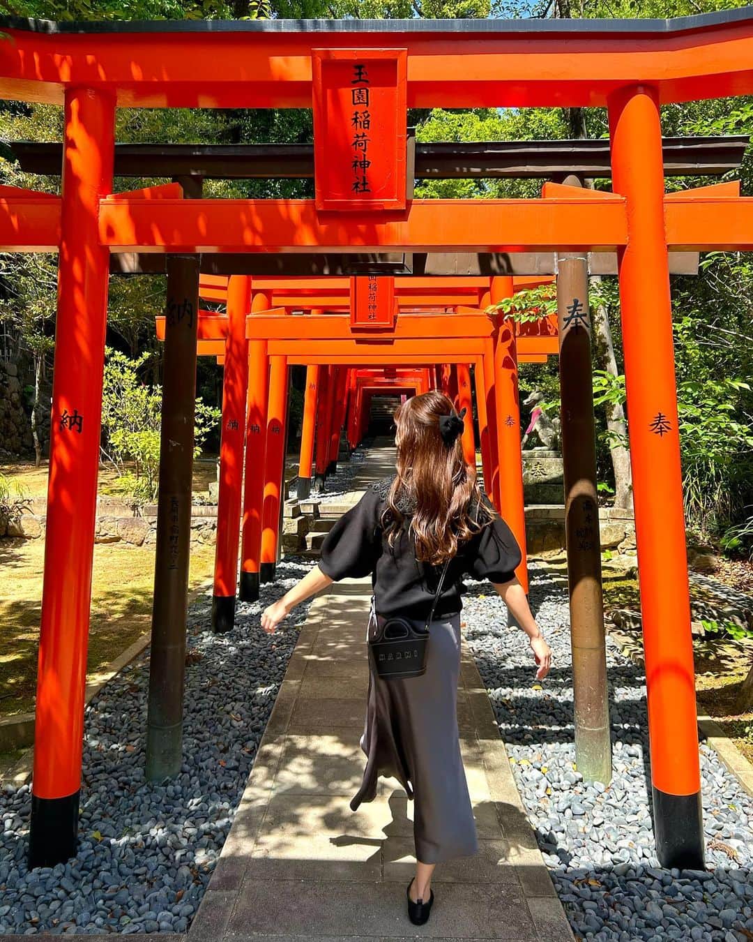 yurishonのインスタグラム：「・⁡ ⁡ ⁡ 2枚目の動画の景色が綺麗すぎた⛩🍃 ⁡ ⁡ ⁡ ⁡ #長崎#長崎旅行#長崎観光#諏訪神社」