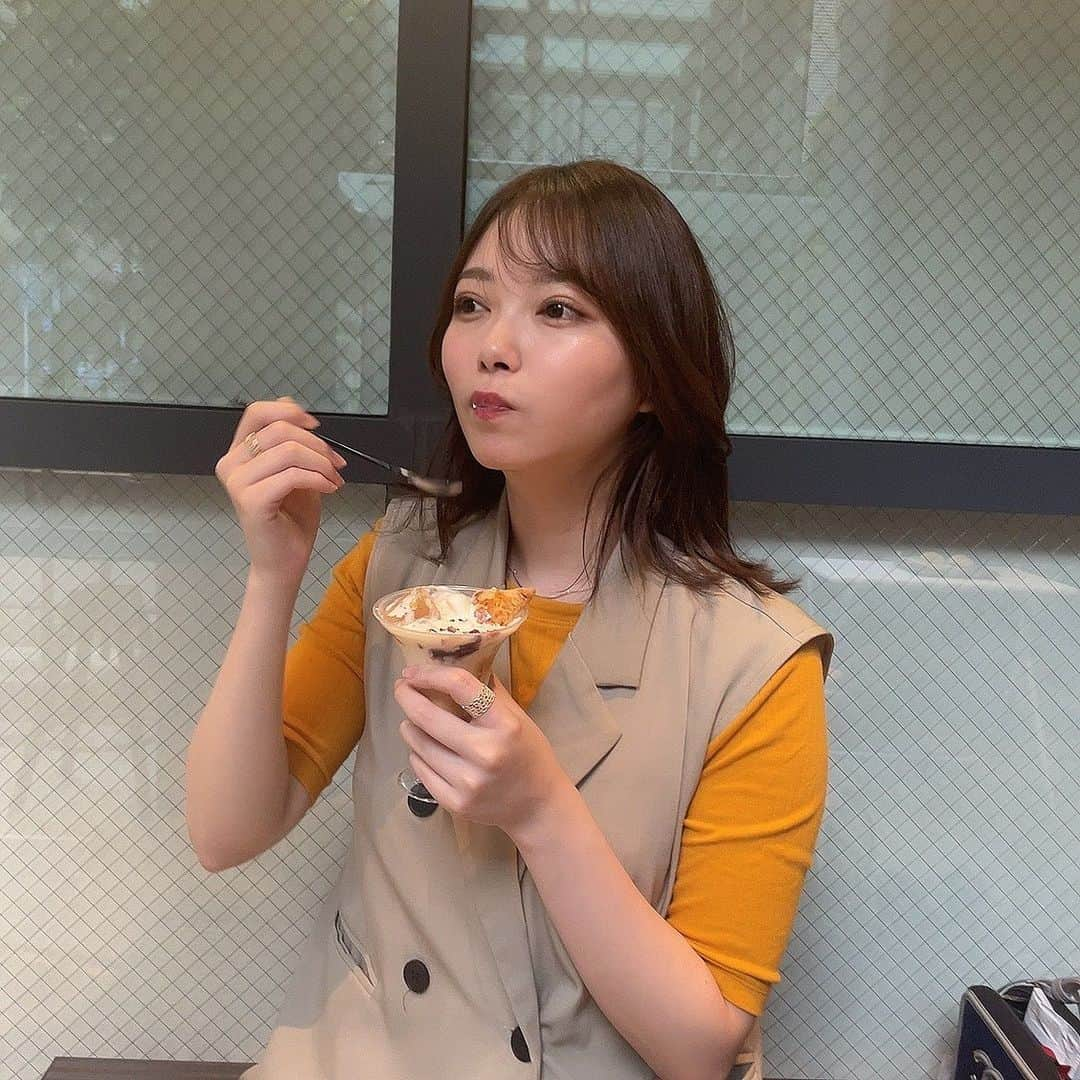 竹本萌瑛子さんのインスタグラム写真 - (竹本萌瑛子Instagram)「きな粉とあんこのパフェ食べるとこ見てて  5/23（火）に日本橋でオープンする「QINA&CO.」の試食会に行ってきた🦊  ほどよく塩気のあるきなこと、甘すぎないあんこ、ふわっふわのクリーム…… 「和パフェ最高！」って気持ちになります。  「あんこパイ」と「きなこの生チュロス」も食べたんだけど、どちらも生地がモチモチで、特にパイは噛んだ瞬間の「ジュワッ」がギルティー。たまらん。  手土産にも良さそうだし、当日食べれなかったあんバターパンが気になりまくりなので、絶対また行く。  あと店名のセンスが良すぎる。  #qinaandco #qinaco #あんバター #あんバターパン #あんバターフランス #きなこ #きな粉 #きな粉スイーツ #あんこ #あんこスイーツ #和パフェ #日本橋カフェ #日本橋グルメ #日本橋スイーツ #pr」5月22日 19時39分 - moeko_takemoto