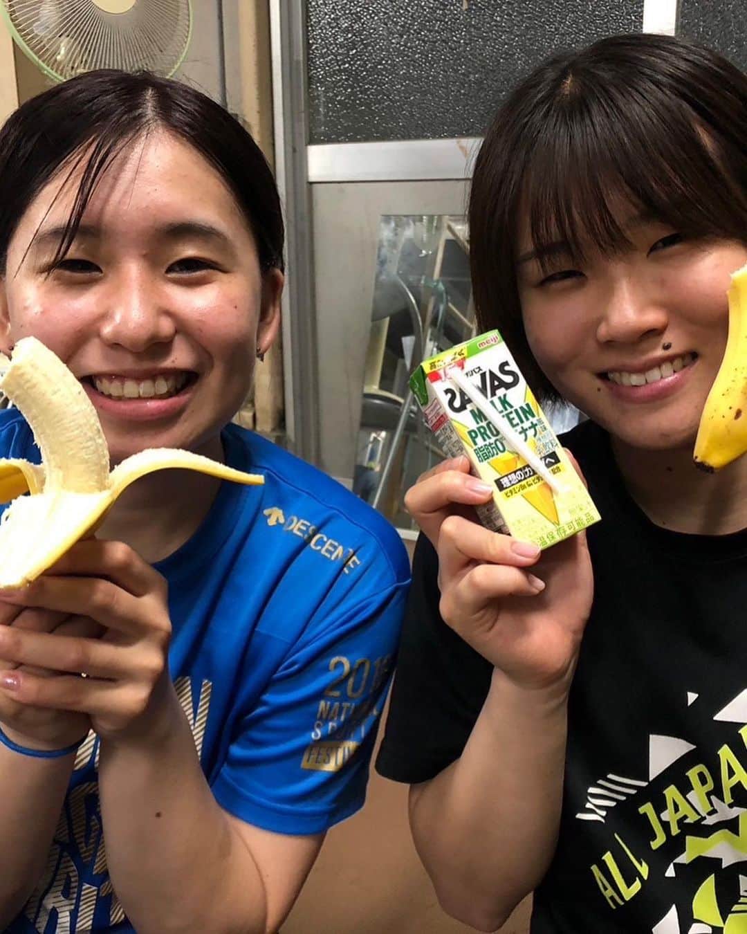 大林素子さんのインスタグラム写真 - (大林素子Instagram)「ブレス浜松 今日は、ご挨拶まわりを しておりました。 体育館の選手には お会い出来ませんでしたが 山本マネから、写真を 添えて！ また、お地蔵さんの消毒液！ 可愛い😍 頑張った自分への ご褒美は、初めて見た おに弁」5月22日 19時45分 - m.oobayashi