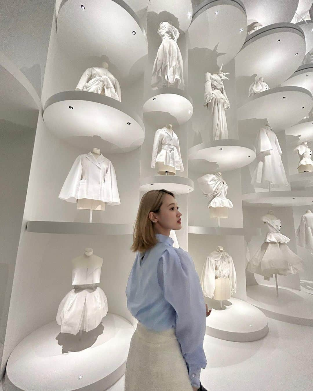 前川歌音のインスタグラム：「夢のクチュリエ🩰 #dior展  #dior #christiandior  #美術館巡り」