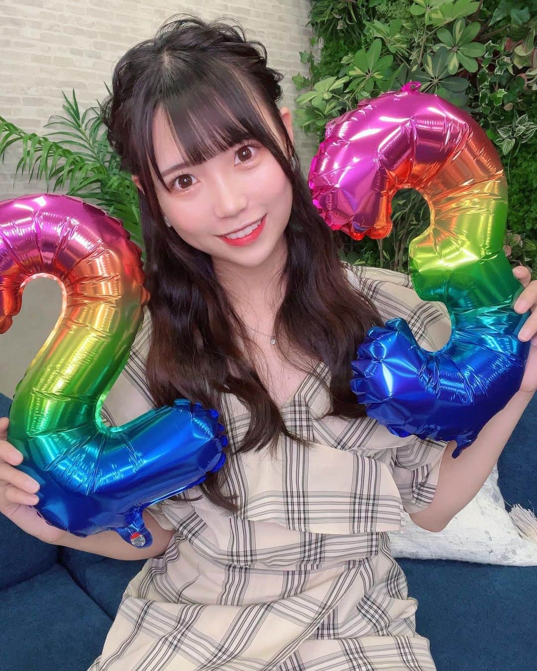 尾上美月のインスタグラム：「23歳になりました✨  沢山のお祝いメッセージやプレゼントありがとうございました♪💌💝  みなさんのおかけで今年も素敵なお誕生日になりました😽♡  23歳も楽しみますっ！！💃🎵✨」