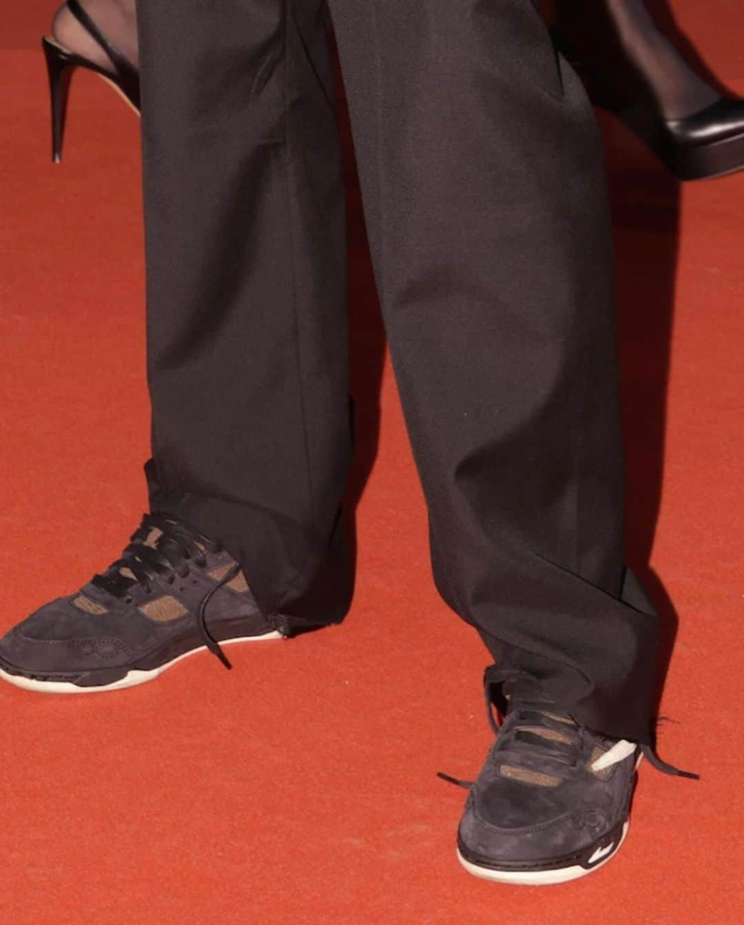 Nice Kicksさんのインスタグラム写真 - (Nice KicksInstagram)「@travisscott debuted a new shoe at Cannes Film Festival 👀 Could it be his first signature sneaker? 🌵」5月23日 5時57分 - nicekicks