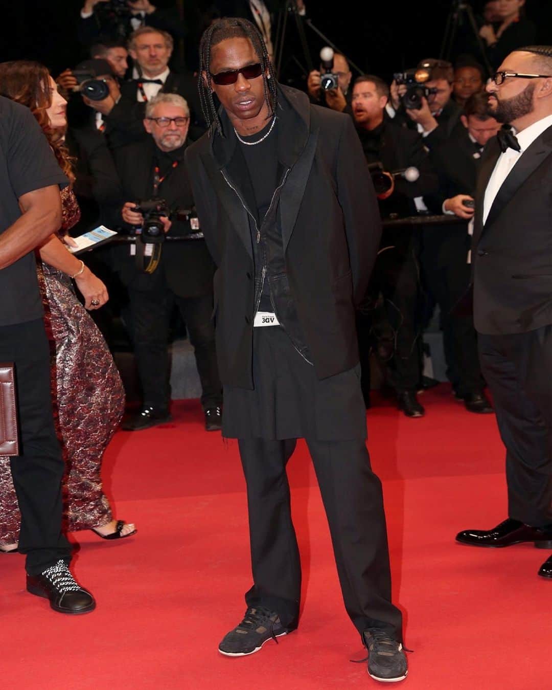 Nice Kicksさんのインスタグラム写真 - (Nice KicksInstagram)「@travisscott debuted a new shoe at Cannes Film Festival 👀 Could it be his first signature sneaker? 🌵」5月23日 5時57分 - nicekicks