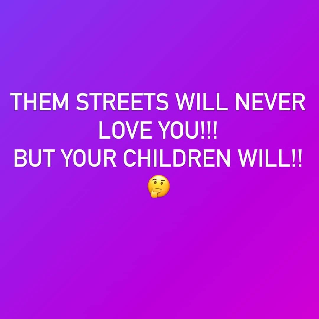 ベイビー・バッシュさんのインスタグラム写真 - (ベイビー・バッシュInstagram)「Quit Being for the Damn Streets!! I don’t care who’s pimpin you out!  Get Back to Raising your Kids! They need you more then the wicked streets need you!!」5月23日 6時09分 - babybash