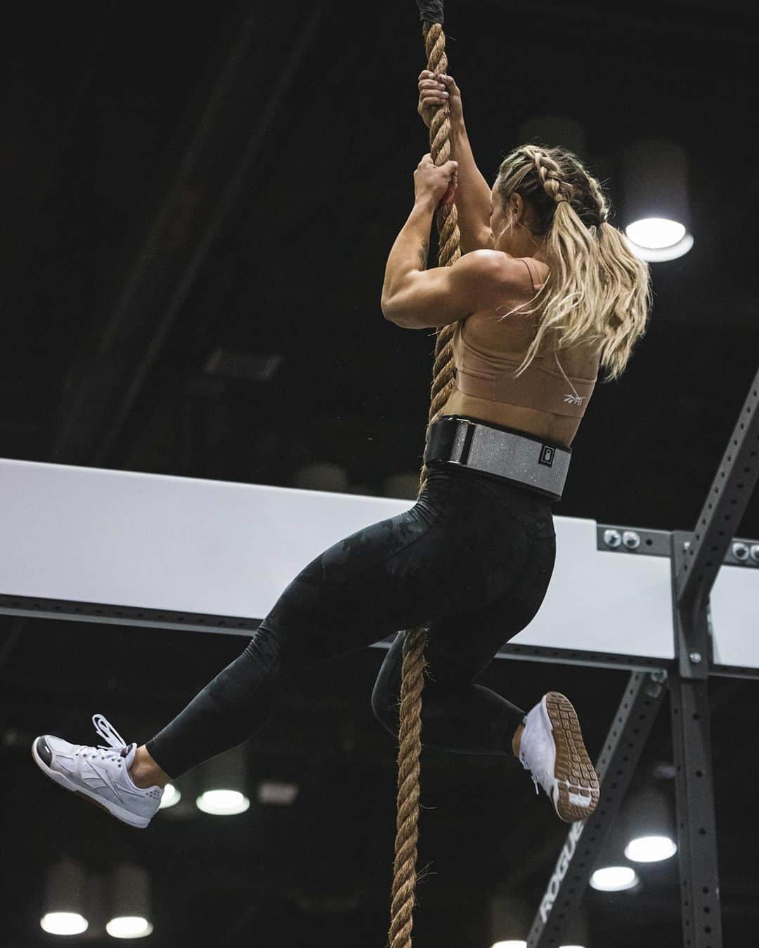 Reebokさんのインスタグラム写真 - (ReebokInstagram)「Congratulations to our athletes who succeeded in Orlando, FL this weekend. Next up: Madison WI to compete for fittest on earth bragging rights. #TheOfficialShoeofFitness」5月23日 6時28分 - reebok