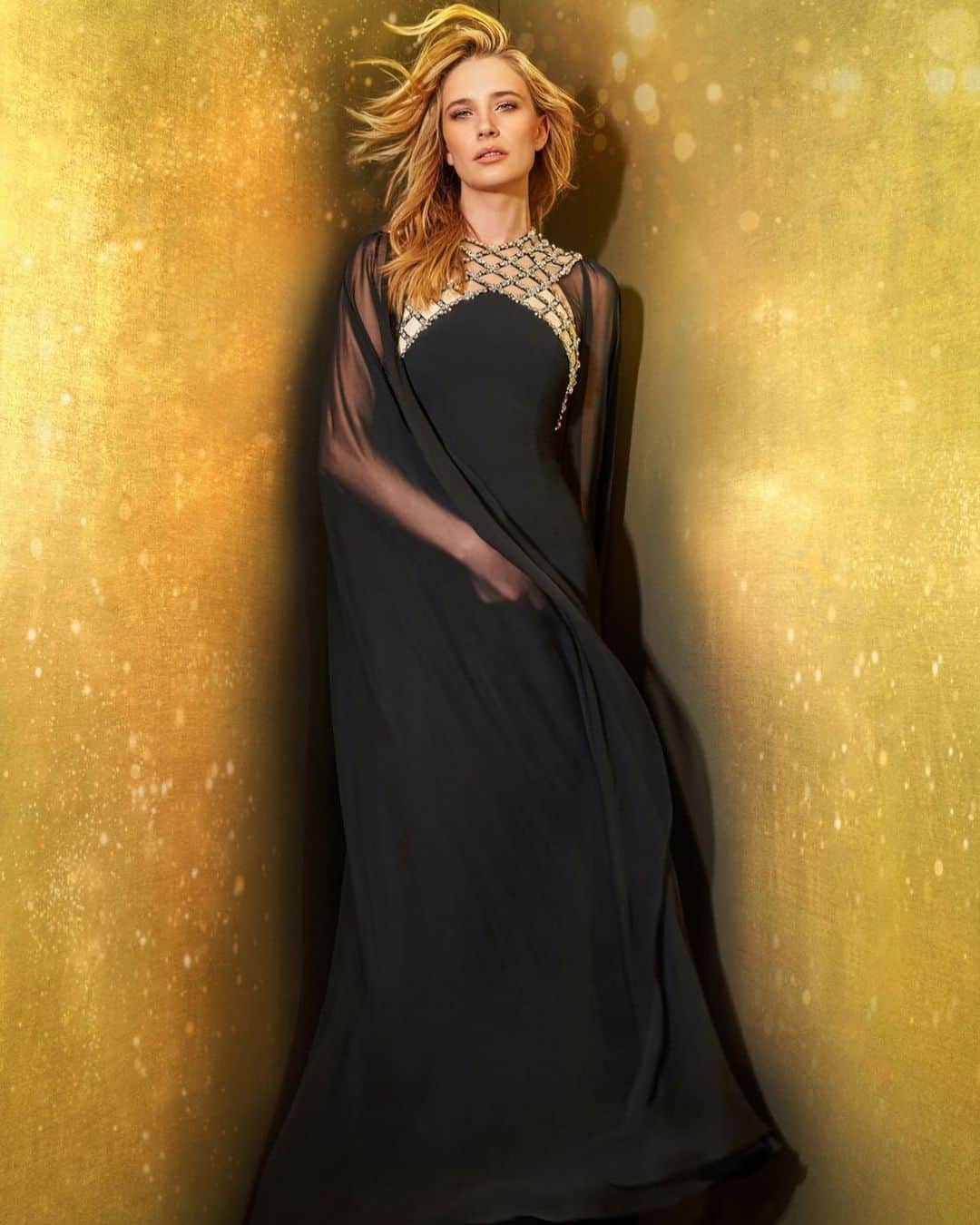 ジェニーパッカムさんのインスタグラム写真 - (ジェニーパッカムInstagram)「⭐️Resort AW23 collection dropping online and in-store very soon ⭐️   Natalie dress pictured.   #jennypackham #resort #fall23 #vogue #runway #style #fashion #paris #london #milan #la #newyork」5月22日 22時22分 - jennypackham