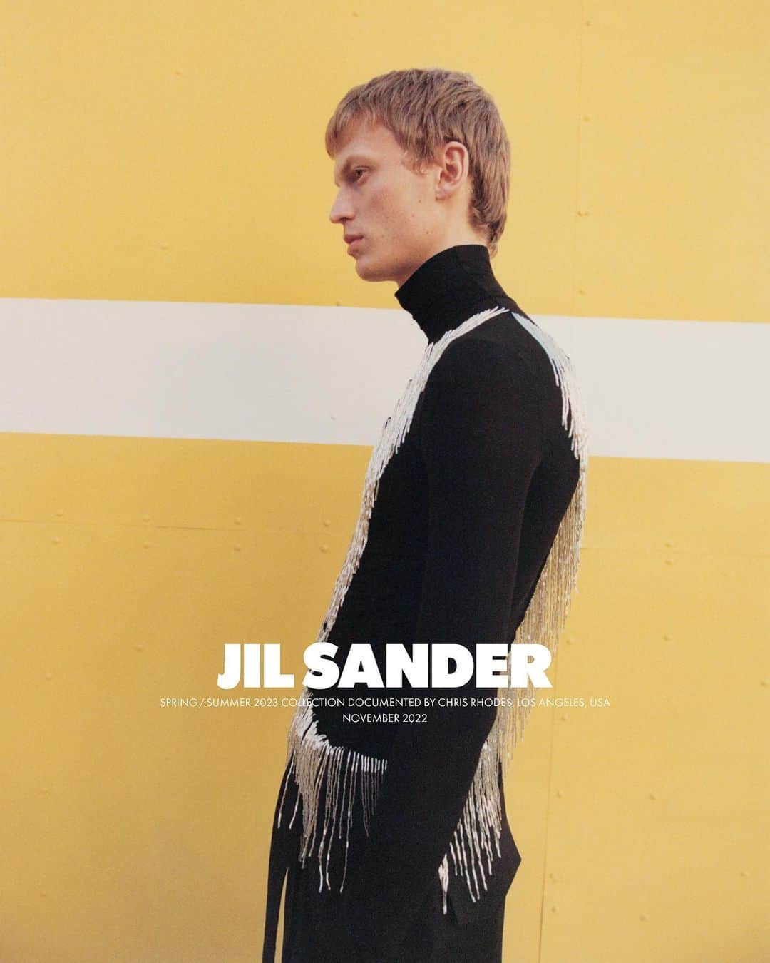 ジルサンダーのインスタグラム：「#JILSANDER  Spring/Summer 2023 campaign documented by Chris Rhodes, Los Angeles, USA November 2022 @chris.rhodes  Now available online and in selected stores #JilSanderbyLucieandLukeMeier」