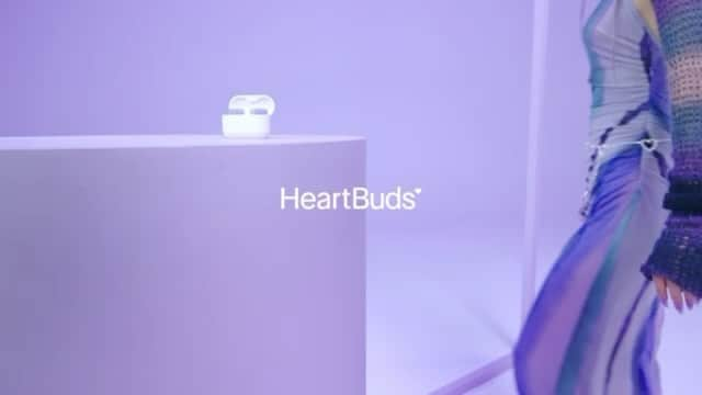 奥野壮のインスタグラム：「#HeartBuds #ハートのイヤホン #SoftBank #SoftBankSELECTION #하트버즈  #하트이어폰」