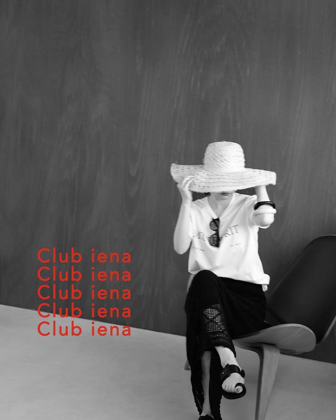 IENAさんのインスタグラム写真 - (IENAInstagram)「-club iena-  IÉNA 23ss Season Thema  key color  red / camel / black  フェミニンな甘めアイテムには ラフな小物を合わせて 少しだけアクティブなスタイリングに。  ⁡ #iena #iena_23ss #baycrews #baycrewsstore #fashion #ファッション #春夏 #春夏コーデ #夏コーデ」5月22日 22時32分 - iena_jp