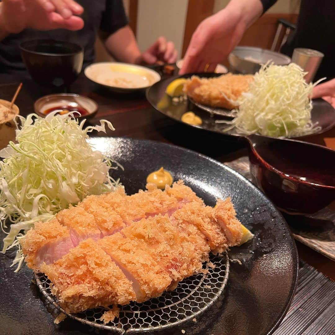 内田朝陽さんのインスタグラム写真 - (内田朝陽Instagram)「久しぶりの再会 美味しく楽しい時間でした。  #とんかつ  #bar  #バー」5月22日 22時34分 - asahi_uchida