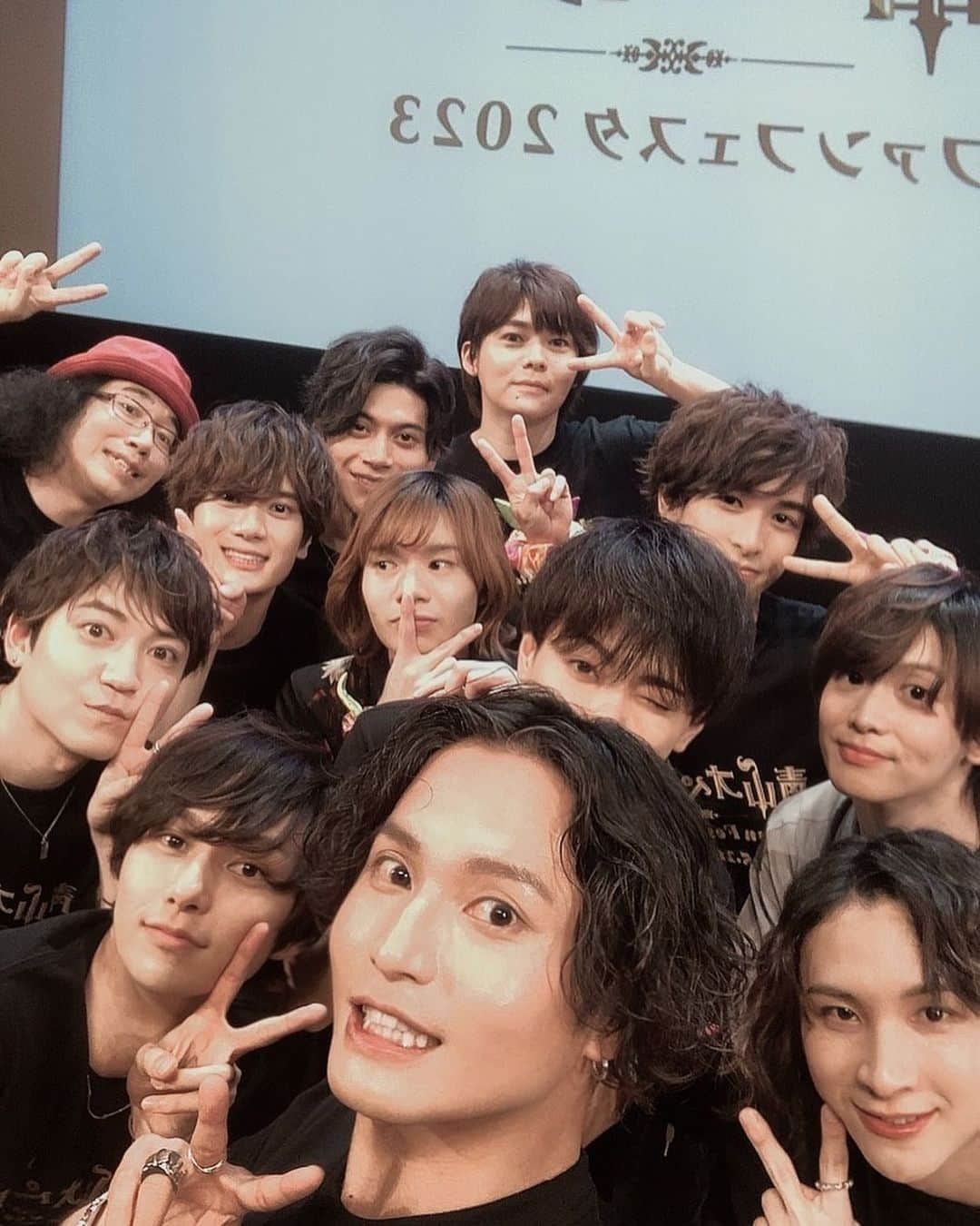 友常勇気さんのインスタグラム写真 - (友常勇気Instagram)「Thank you for coming yesterday🥳🎉 改めまして、 青山オペレッタ ファンフェスタ2023 ご来場頂き誠にありがとうございました😭 初の有観客でのイベント❕本当にこの時を心待ちにしてました😆🎉 コロナ中から始まった青山オペレッタ… 本当に、込み上げて来るものがあります。応援してくれているソーレのみんなには心から感謝です。 今後とも、青山オペレッタを何卒宜しくお願いします☺️❤️❤️❤️ 今日はラジオペ収録行ってきました😁👍6月1日放送なので、是非聴いてね🤩 沢山イベントについて語ってきた😁✨✨ #青山オペレッタ #青オペ #ラジオペ #ラジオ #イベント #ご来場ありがとうございました  #感謝 #友常勇気 #長江崚行  #中山優貴 #大隅勇太 #大平峻也  #輝山立  #設楽銀河 #フクシノブキ #岸洋佑 #堀海登  #利根健太朗  #小林竜之  p.s 写真沢山撮ったのでまた載せます🥳」5月22日 22時40分 - yuki_tomotsune