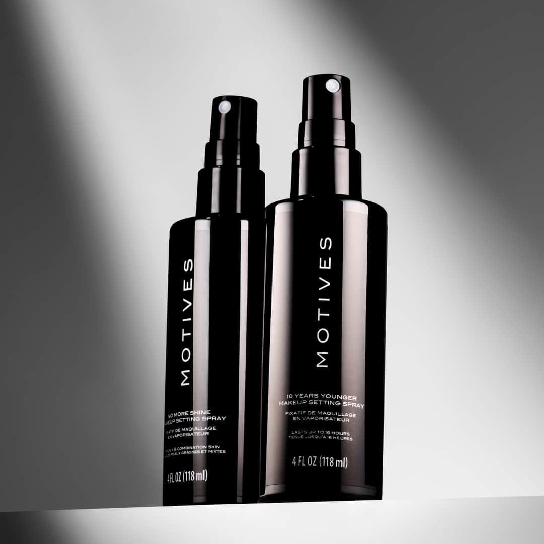Motives Cosmeticsのインスタグラム：「Keep your look locked in all day long with our must-have setting sprays.」