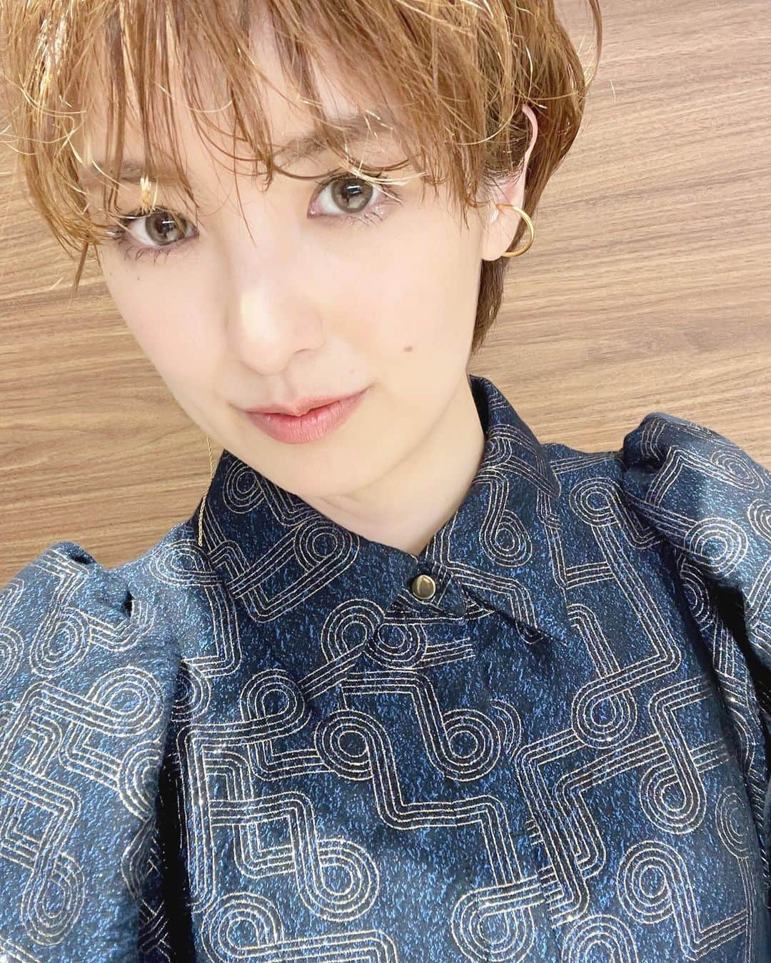 南明奈さんのインスタグラム写真 - (南明奈Instagram)「プチブランチ衣装✨  写真1・2枚目 ワンピース @snidel_official サンダル @reedit_official @the.pr_ ピアス @caki.jewelry リング @enn._official  写真3・4・5枚目 トップス、スカート @createclair @the.pr_ ブーツ @randa_pic イヤカフ(チェーン付き) @haku_fleur イヤカフ @ajinco_style  写真6・7枚目 トップス、アームカバー @aoiwanaka.official スカート　 @jilky_official ピアス @miina.gems  写真8・9枚目 セットアップ @avie_andensal ピアス @kumpel_by_p 靴 @randa_pic」5月22日 22時46分 - akinaminami