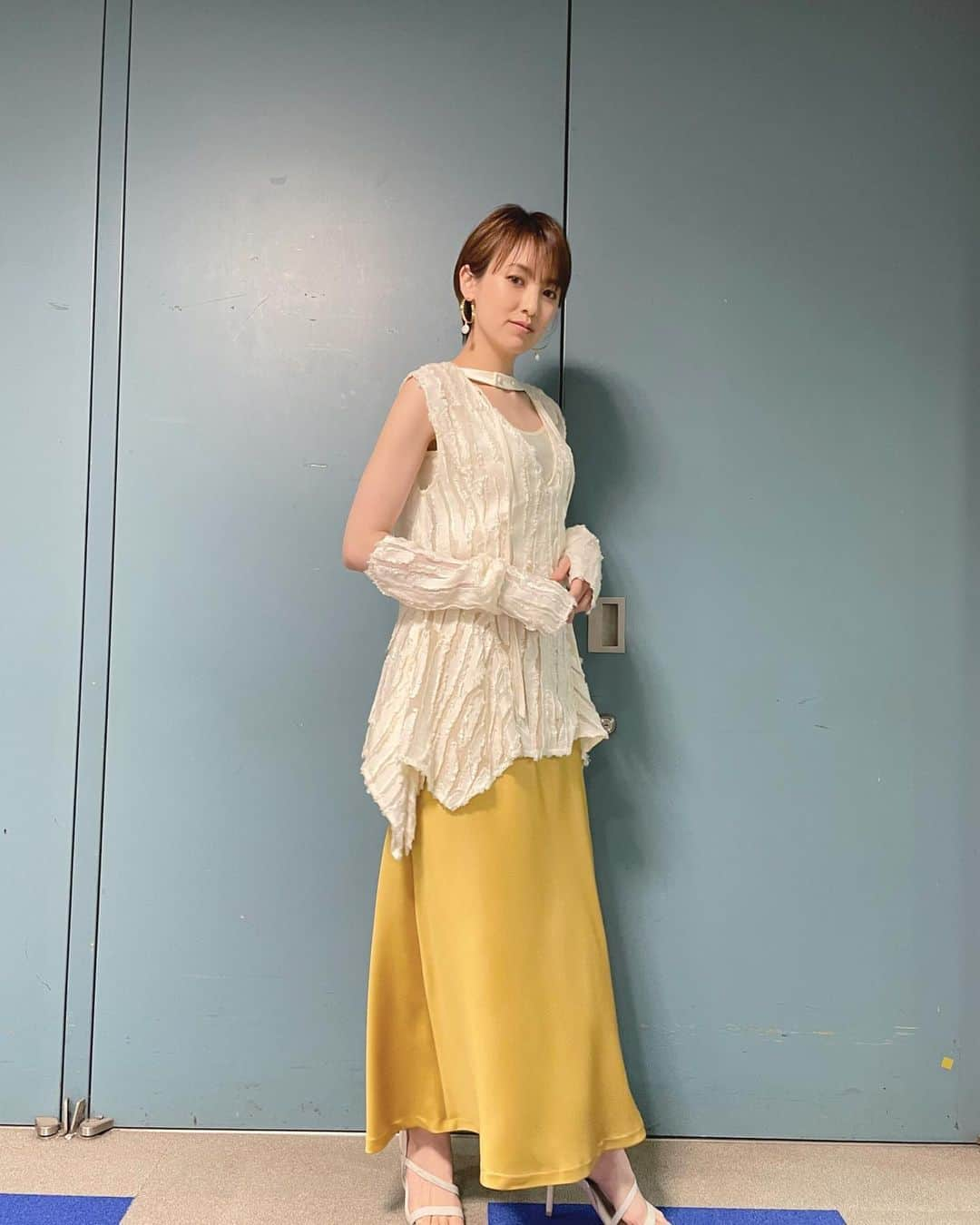 南明奈さんのインスタグラム写真 - (南明奈Instagram)「プチブランチ衣装✨  写真1・2枚目 ワンピース @snidel_official サンダル @reedit_official @the.pr_ ピアス @caki.jewelry リング @enn._official  写真3・4・5枚目 トップス、スカート @createclair @the.pr_ ブーツ @randa_pic イヤカフ(チェーン付き) @haku_fleur イヤカフ @ajinco_style  写真6・7枚目 トップス、アームカバー @aoiwanaka.official スカート　 @jilky_official ピアス @miina.gems  写真8・9枚目 セットアップ @avie_andensal ピアス @kumpel_by_p 靴 @randa_pic」5月22日 22時46分 - akinaminami