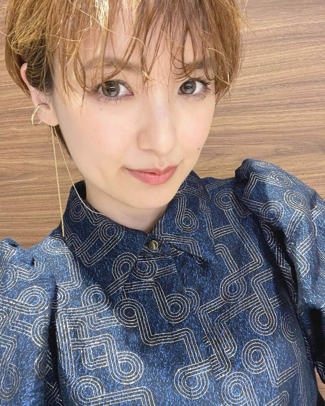 南明奈さんのインスタグラム写真 - (南明奈Instagram)「プチブランチ衣装✨  写真1・2枚目 ワンピース @snidel_official サンダル @reedit_official @the.pr_ ピアス @caki.jewelry リング @enn._official  写真3・4・5枚目 トップス、スカート @createclair @the.pr_ ブーツ @randa_pic イヤカフ(チェーン付き) @haku_fleur イヤカフ @ajinco_style  写真6・7枚目 トップス、アームカバー @aoiwanaka.official スカート　 @jilky_official ピアス @miina.gems  写真8・9枚目 セットアップ @avie_andensal ピアス @kumpel_by_p 靴 @randa_pic」5月22日 22時46分 - akinaminami