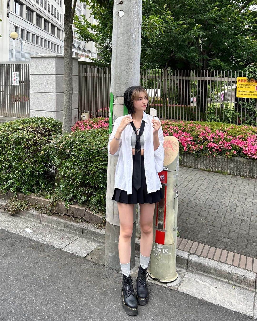 のインスタグラム：「Ice cream break is must on the day of sewing, right?🫨」