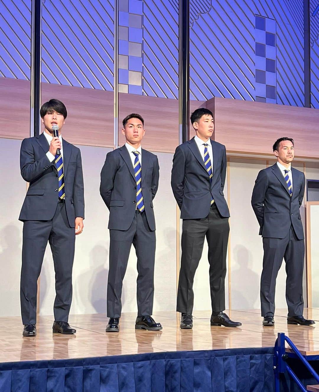 設楽洋さんのインスタグラム写真 - (設楽洋Instagram)「BEAMSがユニフォームをデザインしているベルギー🇧🇪のサッカーチーム"シント＝トロイデンVV"のシーズン報告会…😊⚽️ 日本の選手達も大活躍しています‼️ @stvv_official #シントトロイデン @dmm.com_official @nishitan70」5月22日 23時00分 - taracyan3