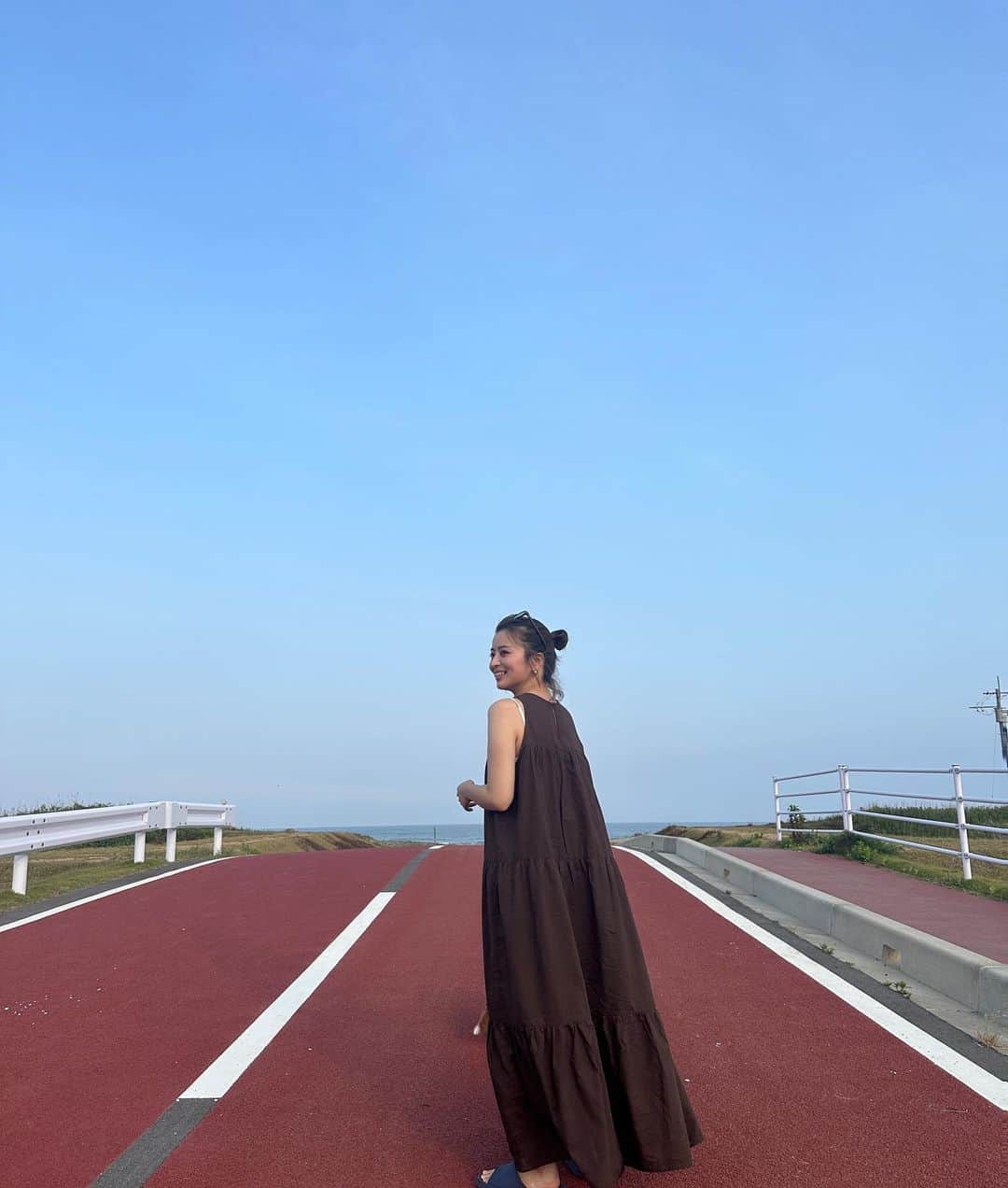 田中優衣のインスタグラム：「ひさしぶりに体調すぐれぬ日々🫨 すこーし投稿しないだけで久しぶり!って 言いたくなるけど たかが2週間ほどしか投稿してないだけ😆笑  健康が一番。 久しぶりに海を見ました。 道のりが綺麗だった。 裕太郎氏100試合おめでとう㊗️ ふんばれ。がんばれ。」