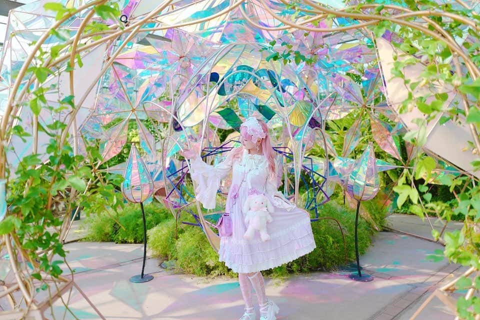 水森依音さんのインスタグラム写真 - (水森依音Instagram)「🫧🫧🫧   #京成バラ園  #babythestarsshinebright   #LOLiTA  #ロリータ  #ロリィタ  #ロリヰタ  #うさくみゃちゃん  #ヘッドドレス  #angelicpretty  #harajukufashion  #kawaiifashion」5月22日 23時13分 - ion_mizumori