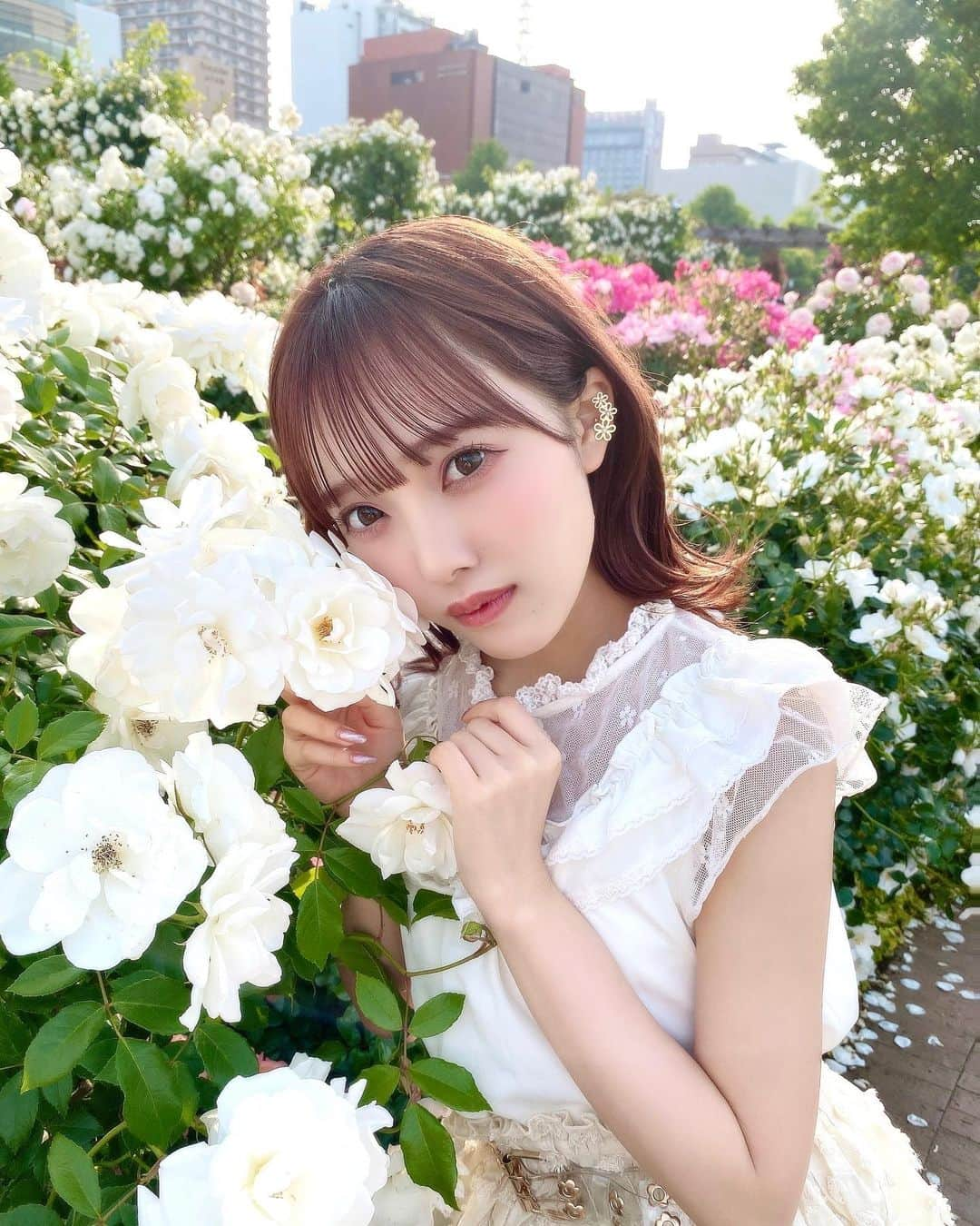 落合希来里さんのインスタグラム写真 - (落合希来里Instagram)「22歳になりました.꒰ঌ  沢山のお祝いの言葉 ありがとうございます！！  応援してくださる1人1人を 幸せにすることが 私にとっての喜びです´`*  これからも自分らしく アイドルを楽しみ！頑張ります！ 傍で応援してくれたら嬉しいなっ  どうぞよろしくね ( ◜ᴗ◝ )  だいすきっ」5月22日 23時25分 - _ochiaikirari_