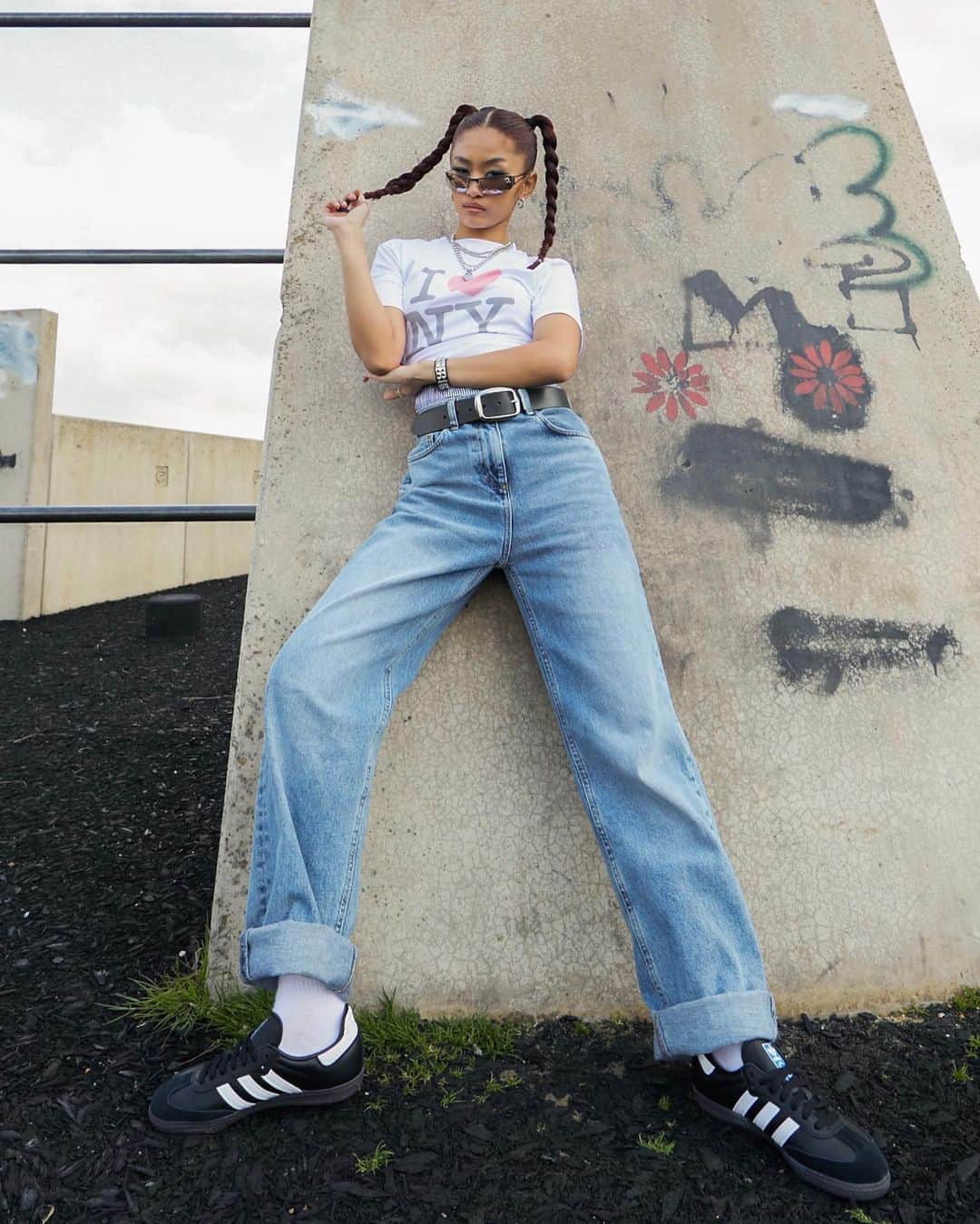 ASOSさんのインスタグラム写真 - (ASOSInstagram)「Somebody say Samba? 👀👟  adidas Originals Samba OGs are live on ASOS so be quick & get ‘em before they’re gone! If you missed it, don’t worry - a restock is coming soon ✨」5月22日 23時25分 - asos