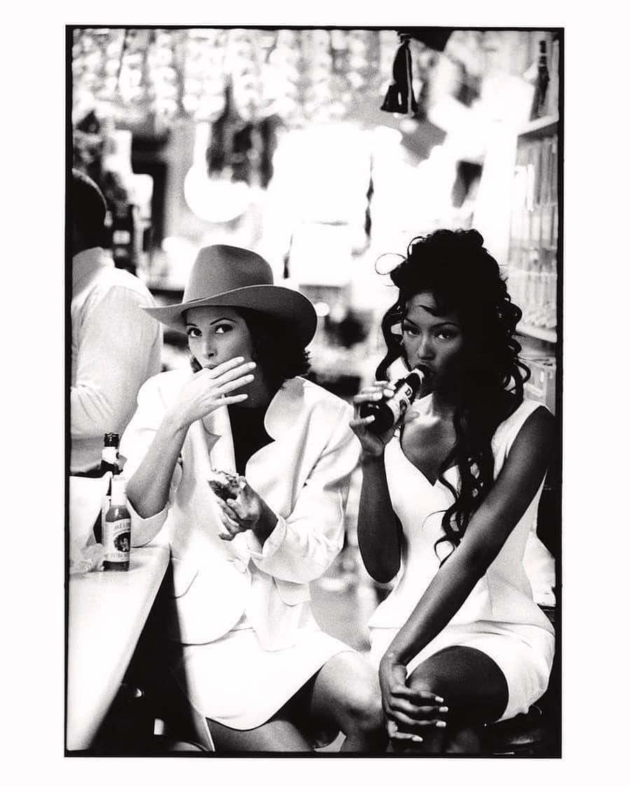 クリスティー・ターリントンのインスタグラム：「Happy Birthday to my “youngest”old friend @naomi Wish we could celebrate in NOLA like this! 📷 @arthurelgort for @voguemagazine」