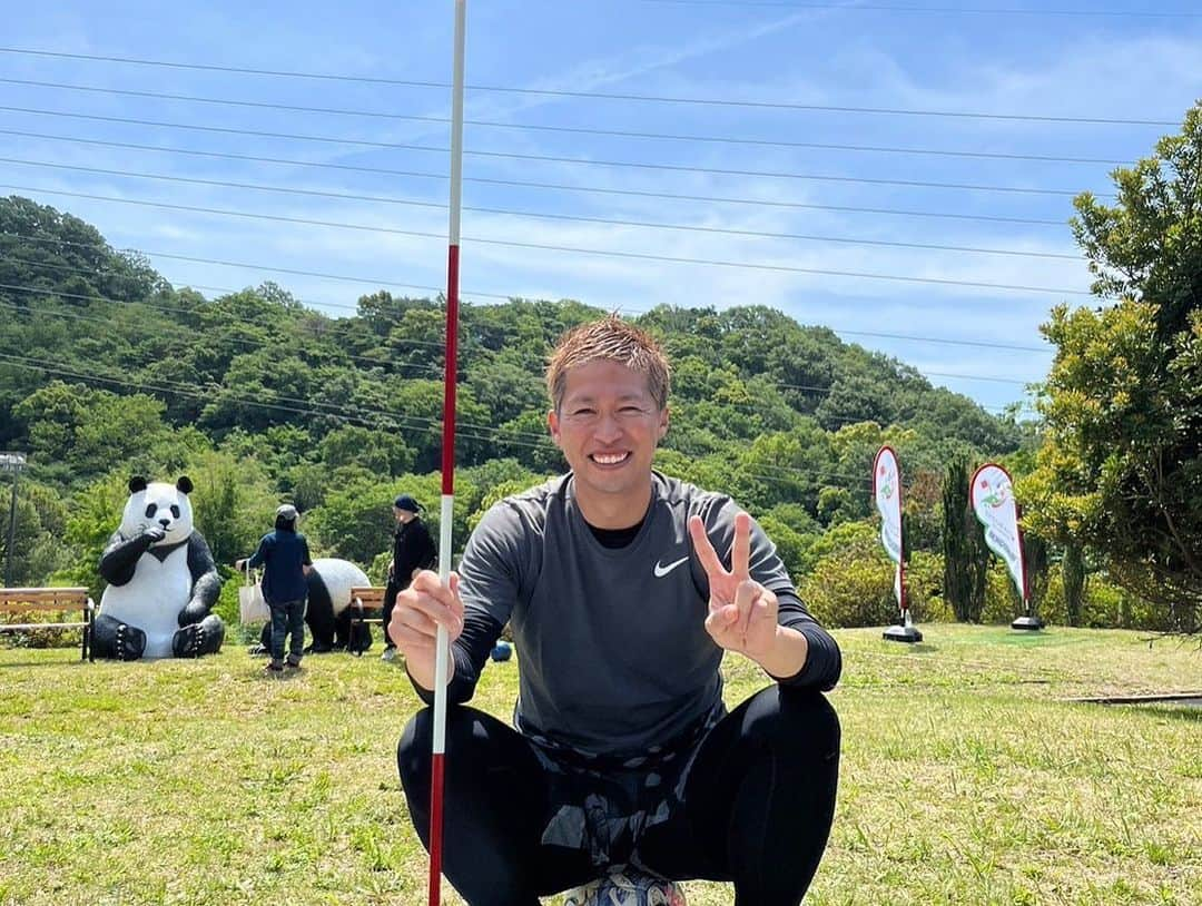 森崎浩司さんのインスタグラム写真 - (森崎浩司Instagram)「神戸フットゴルフクラブ⛳️  人生2度目のフットゴルフをやりました〜⚽️😊  現役プロフットゴルファーの方も参戦し楽しい時間となりました✨  やっぱり現役プロフットゴルファー  @shuta_m.fg さんは上手かった😊⛳️  次回はもっとスコアを伸ばせるように練習しなければ😁  フットゴルフ本当に面白いスポーツです⛳️ぜひする機会がありましたらやってみてください😊 めっちゃ盛り上がります✨ #フットゴルフ #ハマりそう #とにかく楽しい #程よい運動」5月22日 23時55分 - koji.morisaki77