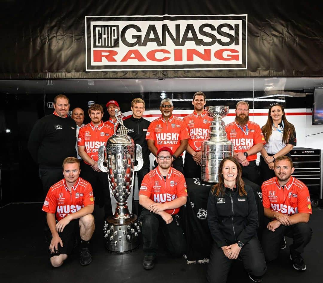 マーカス・エリクソンのインスタグラム：「Pretty cool moment yesterday for a massive hockey fan like me! Thanks @borgwarnerofficial and @stanleycup @nhl for making it happen 🏆🏆 #ME8 #INDY500 #NHL #stanleycup」