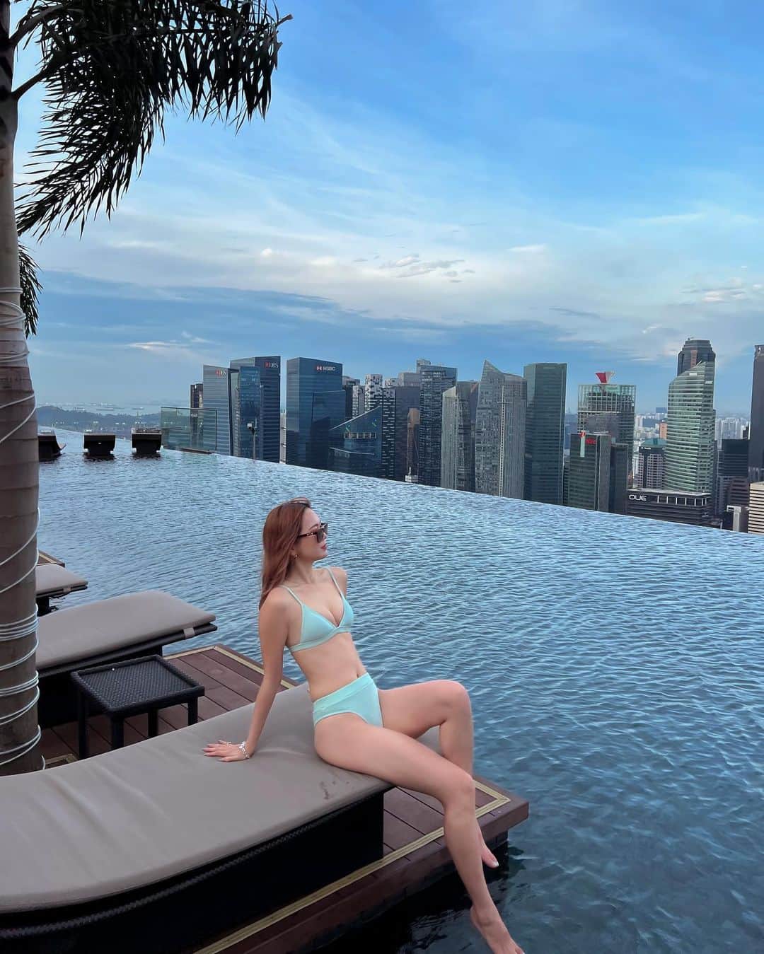 のインスタグラム：「🌜🩵🏝️  @marinabaysands  #marinabaysands」