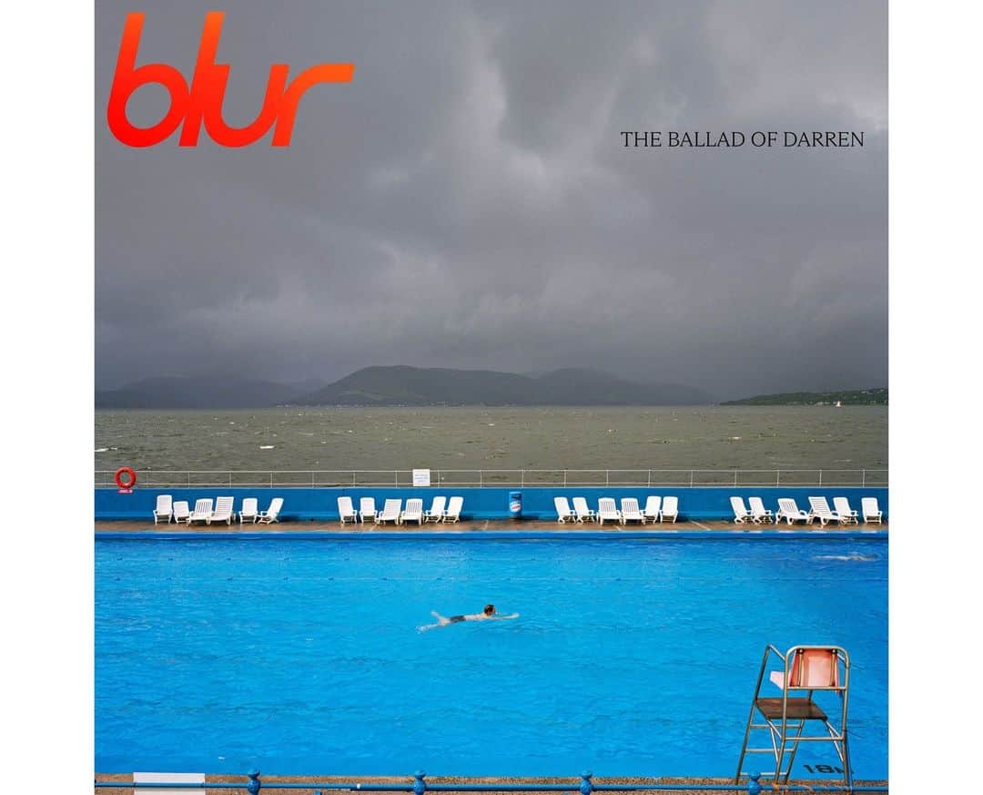 Magnum Photosさんのインスタグラム写真 - (Magnum PhotosInstagram)「A classic @martinparrstudio image on the front cover of @BlurOfficial's upcoming album 🤩⁠ ⁠ Parr's 2004 photograph of the Gourock Outdoor Pool in Inverclyde, Scotland, will grace the cover of Britpop group Blur's first album in eight years, The Ballad of Darren – scheduled for release in July. ⁠ ⁠ Fancy having it on your wall? The image is available as an 18 x 20" collection poster at the link in bio. ⁠ ⁠ © @martinparrstudio / #MagnumPhotos⁠ ⁠ #MartinParr #Blur #albumcover #documentaryphotography #hiddenscotland」5月23日 0時01分 - magnumphotos