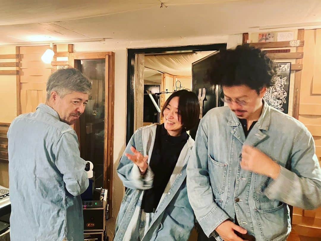 安藤裕子さんのインスタグラム写真 - (安藤裕子Instagram)「#全員同じ色着がち」5月23日 0時24分 - yuko_ando