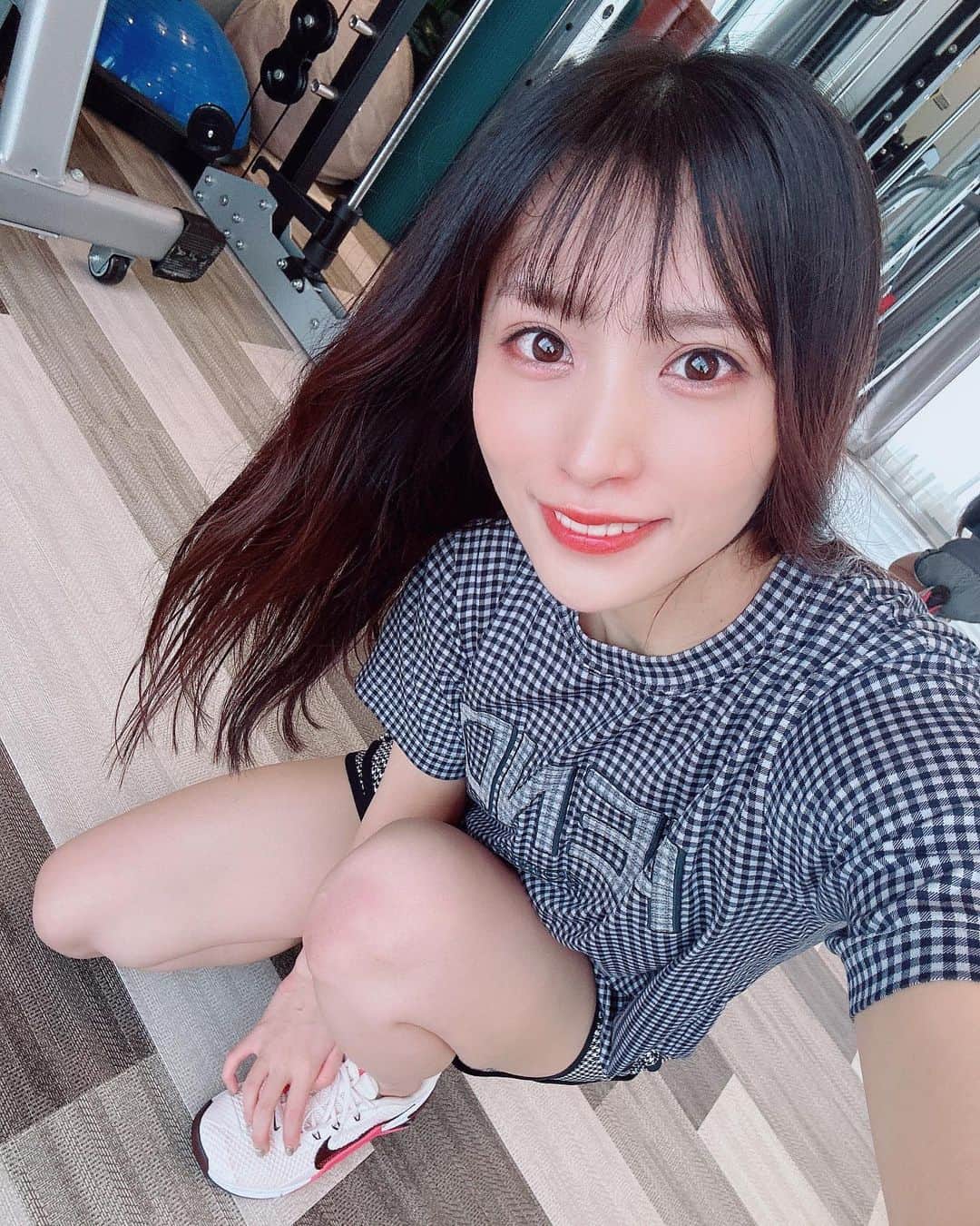 根岸愛のインスタグラム：「☺️✨☺️ . 昨日ジム行ってきた！ めちゃくちゃ汗かいた💦 上がっちゃってた体脂肪が やっと下がってきた🥺💕 頑張るぞー！！ . @kayg_personalgym  @ayaumi.co.jp  . #ケイジー #パーソナルジム新宿 #パーソナルトレーニング新宿 #パーソナルジム恵比寿 #パーソナルトレーニング恵比寿 #レンタルウェア #training」