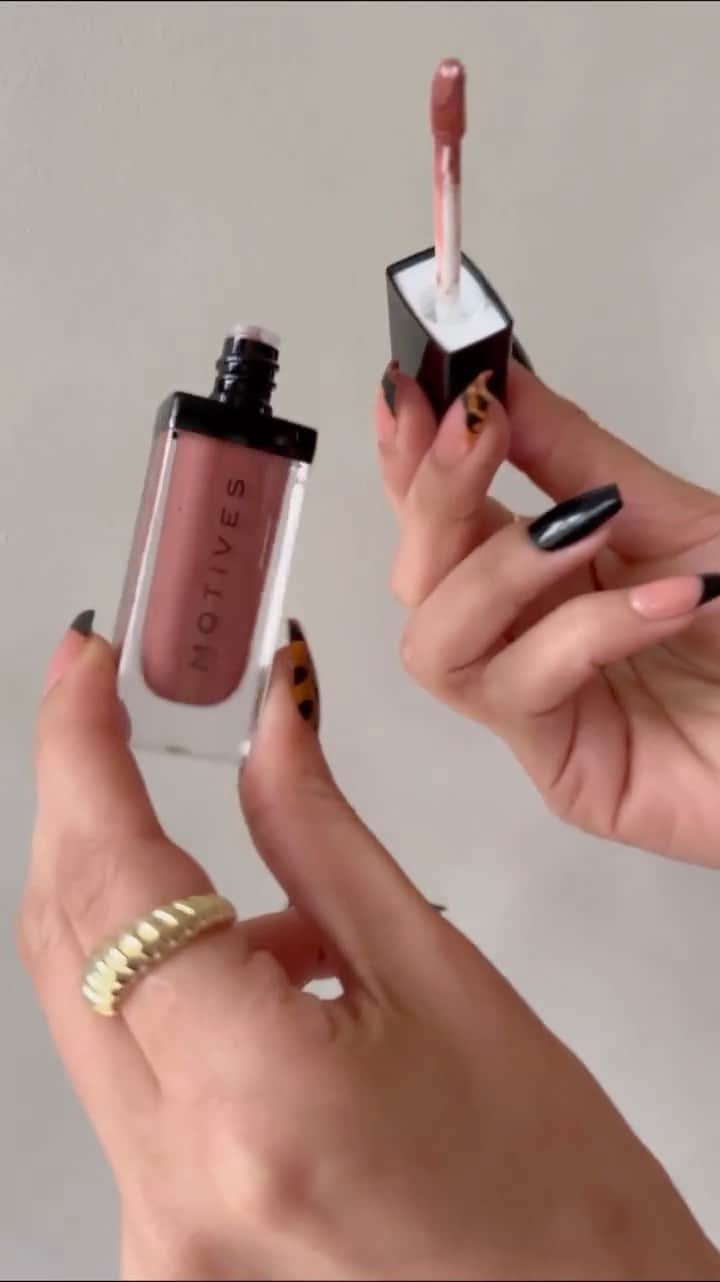 Motives Cosmeticsのインスタグラム：「Can you guess the shade?」