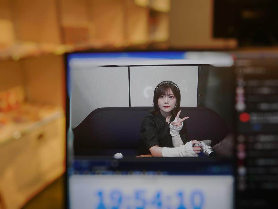 倉知玲鳳のインスタグラム：「待機中に撮ってみた。 #ファン倉部　もついにスタートしました✨初日からいっぱい動画やら写真やら投稿しちゃった😆たのしくて〜♡」