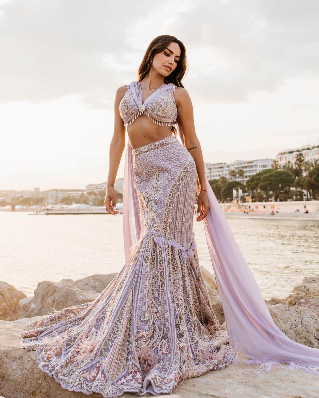 Diipa Büller-Khoslaさんのインスタグラム写真 - (Diipa Büller-KhoslaInstagram)「This @eeksha_official lehenga got me feeling like a desi mermaid 🧜‍♀️🌊  This wearable art is beautifully created by @ashwin__121   I wore this stunning ensemble at a remarkable premiere at a prestigious event hosted by Campari, during the renowned film festival✨🎬  #EekshaMuse #EekshaMagic #EekshaCannes #Cannes2023  Shot by @natashagillett.art  Make-up by @tina_derkse」5月23日 1時08分 - diipakhosla