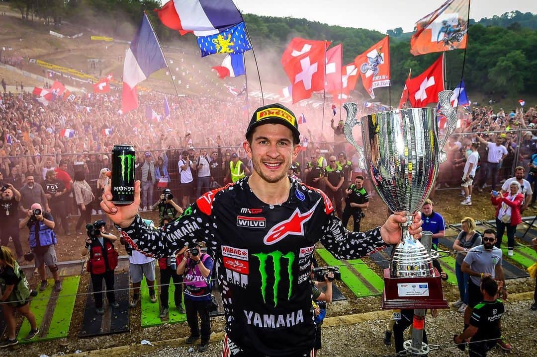 Racer X Onlineのインスタグラム：「Jeremy Seewer grabs his first GP win of 2023 in France 🏁🥇 #MXGP」
