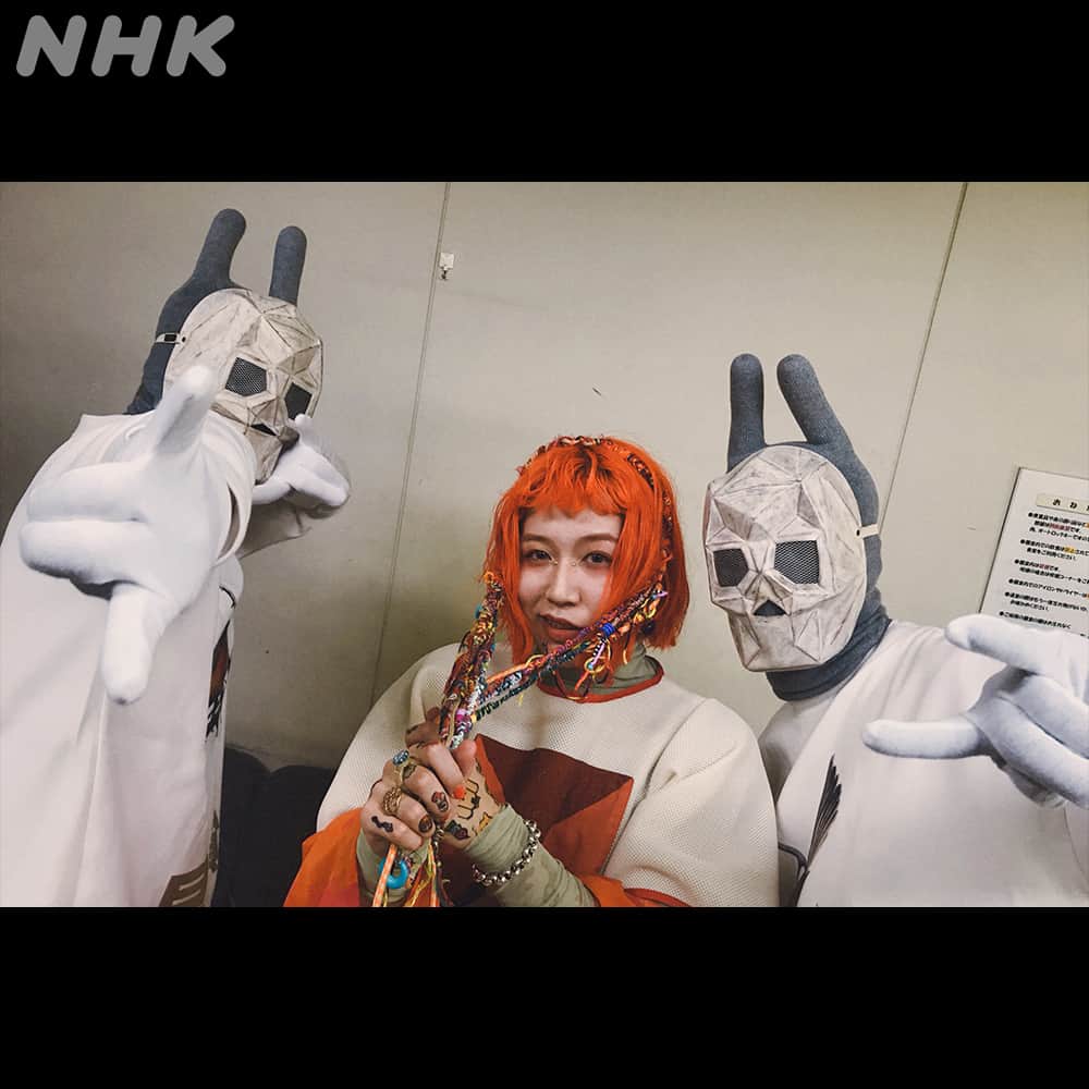NHK「シブヤノオト」さんのインスタグラム写真 - (NHK「シブヤノオト」Instagram)「「Venue101」BACK STAGE  👩‍🦰カメレオン・ライム・ウーピーパイ👩‍🦰  昨日のオフショットを公開📸 またライブしに来てくださいね🔥  #カメレオン・ライム・ウーピーパイ #Venue101」5月23日 18時00分 - nhk_venue101