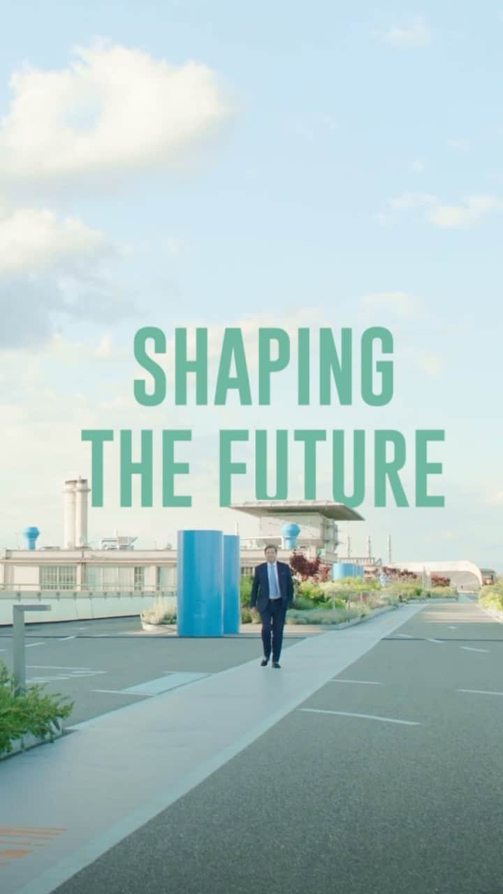 Fiat のインスタグラム：「Fiat’s future takes a new shape, that of its most iconic place, its home: Lingotto.   #LingottoCentenary #Lingotto100 #HappyBirthdayLingotto」