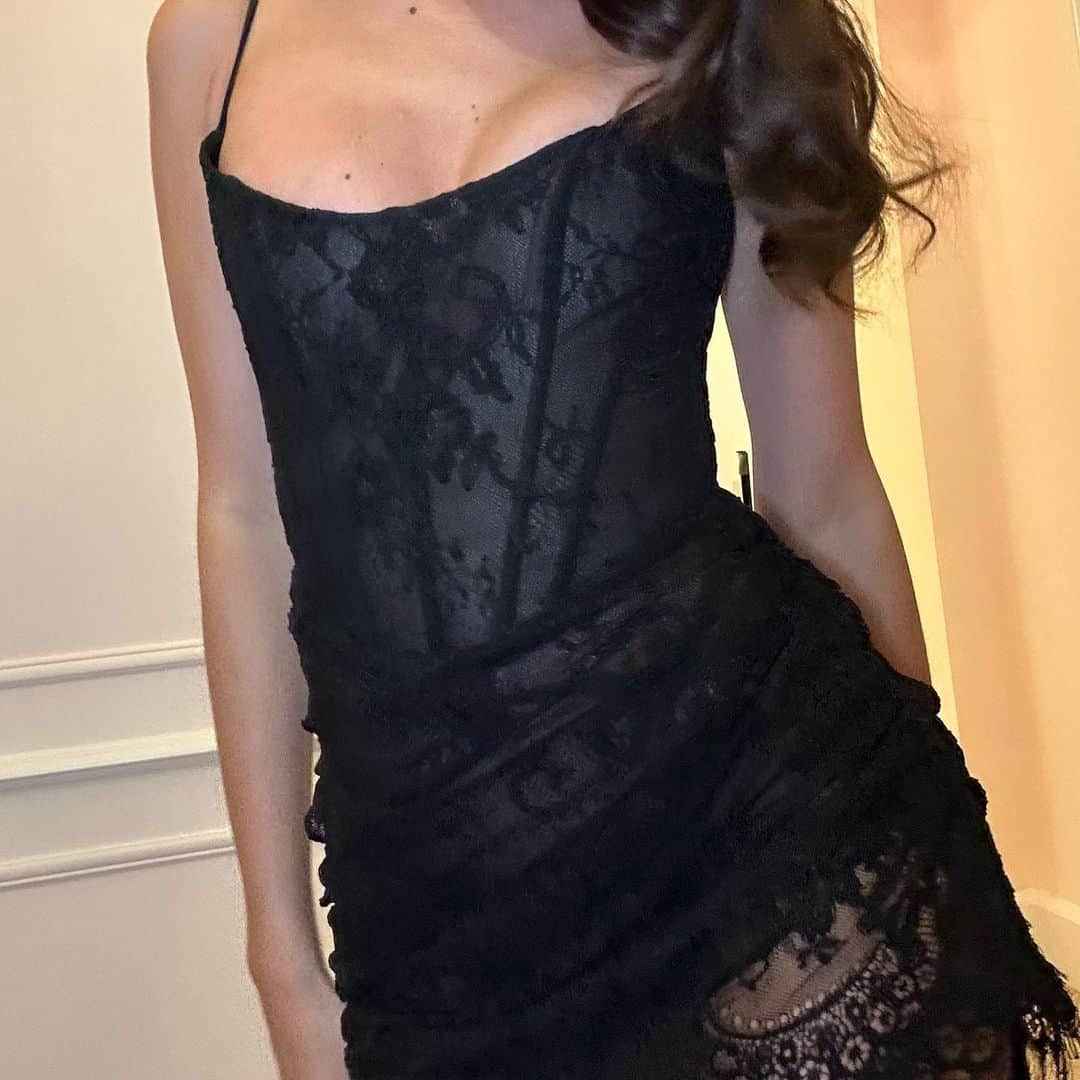 サラ・サンパイオのインスタグラム：「Cannes X @vanityfair. Thank you for having me 🖤」