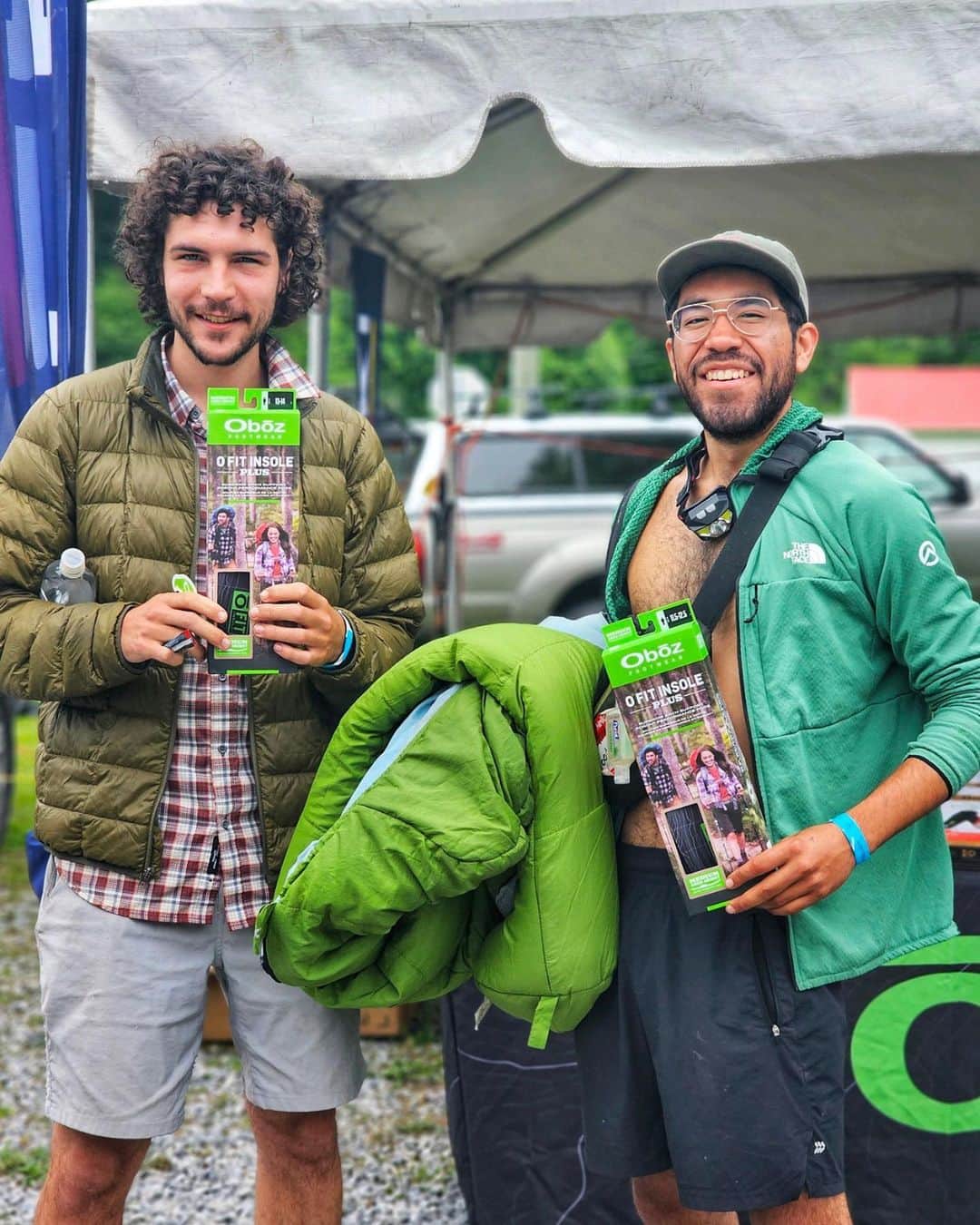 オボズのインスタグラム：「Scenes from Appalachian Trail Days 🥾   We couldn’t miss out on celebrating thru-hiking, outside community, and the trails that connect us this past weekend.  Cheers to the rest of the trail ahead! 🏔   @appalachiantrail   #obozfootwear #truetothetrail #thruhike #appalachiantrail #attraildays #hikingfootwear #footwearinsoles」