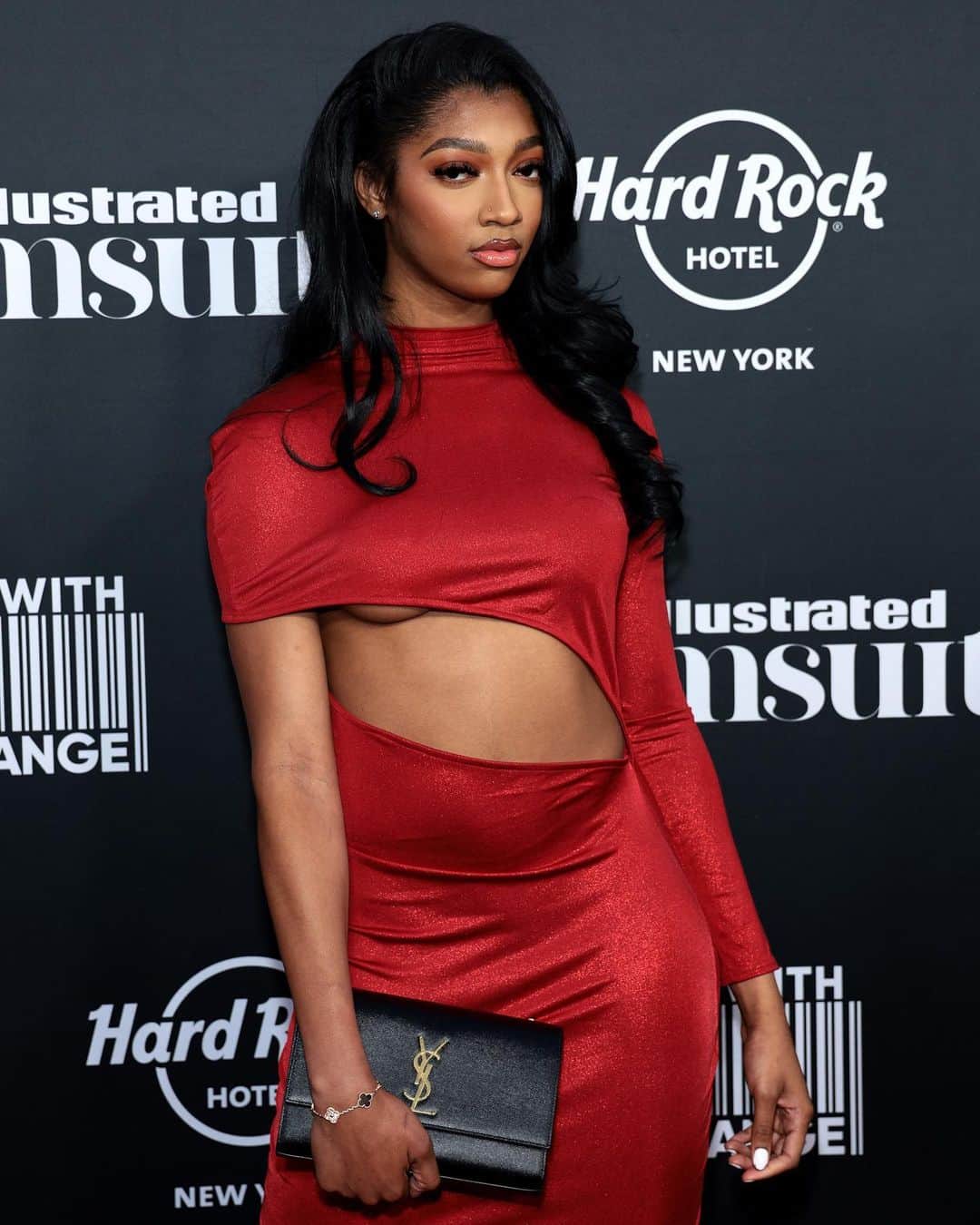 Sports Illustrated Swimsuitさんのインスタグラム写真 - (Sports Illustrated SwimsuitInstagram)「Can we just run it back to Thursday night real quick? ⏮️ See more from the SI Swimsuit New York City Launch Party @hardrocknewyork through the link in our bio. ✨ 📷: @gettyimages」5月23日 2時52分 - si_swimsuit