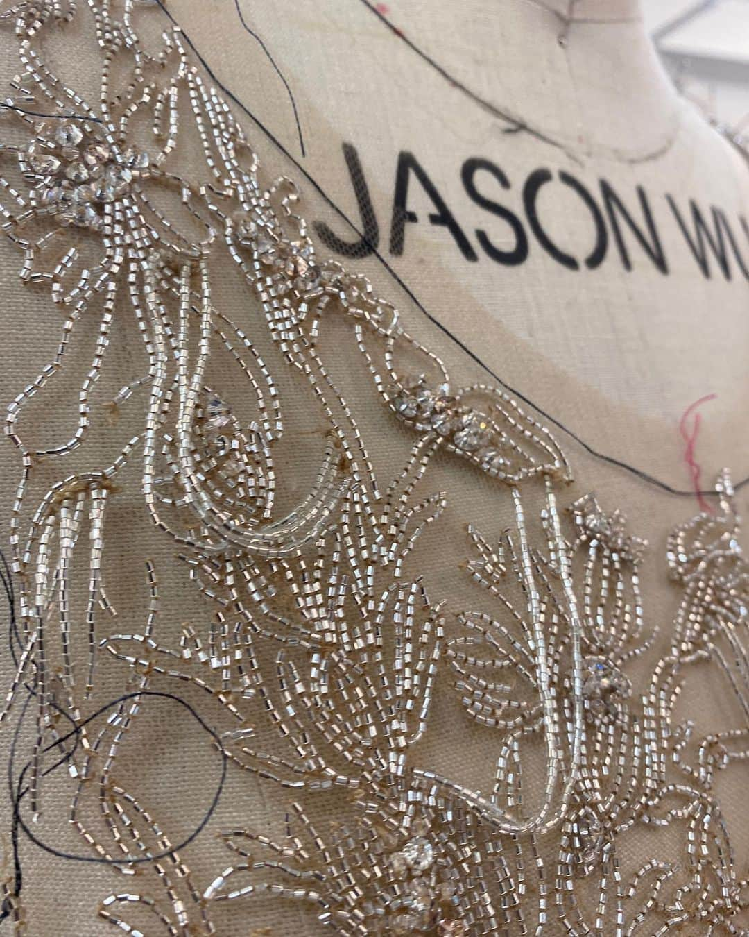 ジェイソンウーさんのインスタグラム写真 - (ジェイソンウーInstagram)「The art of craftsmanship #JasonWuCollection #MadeInNewYork」5月23日 3時04分 - jasonwu